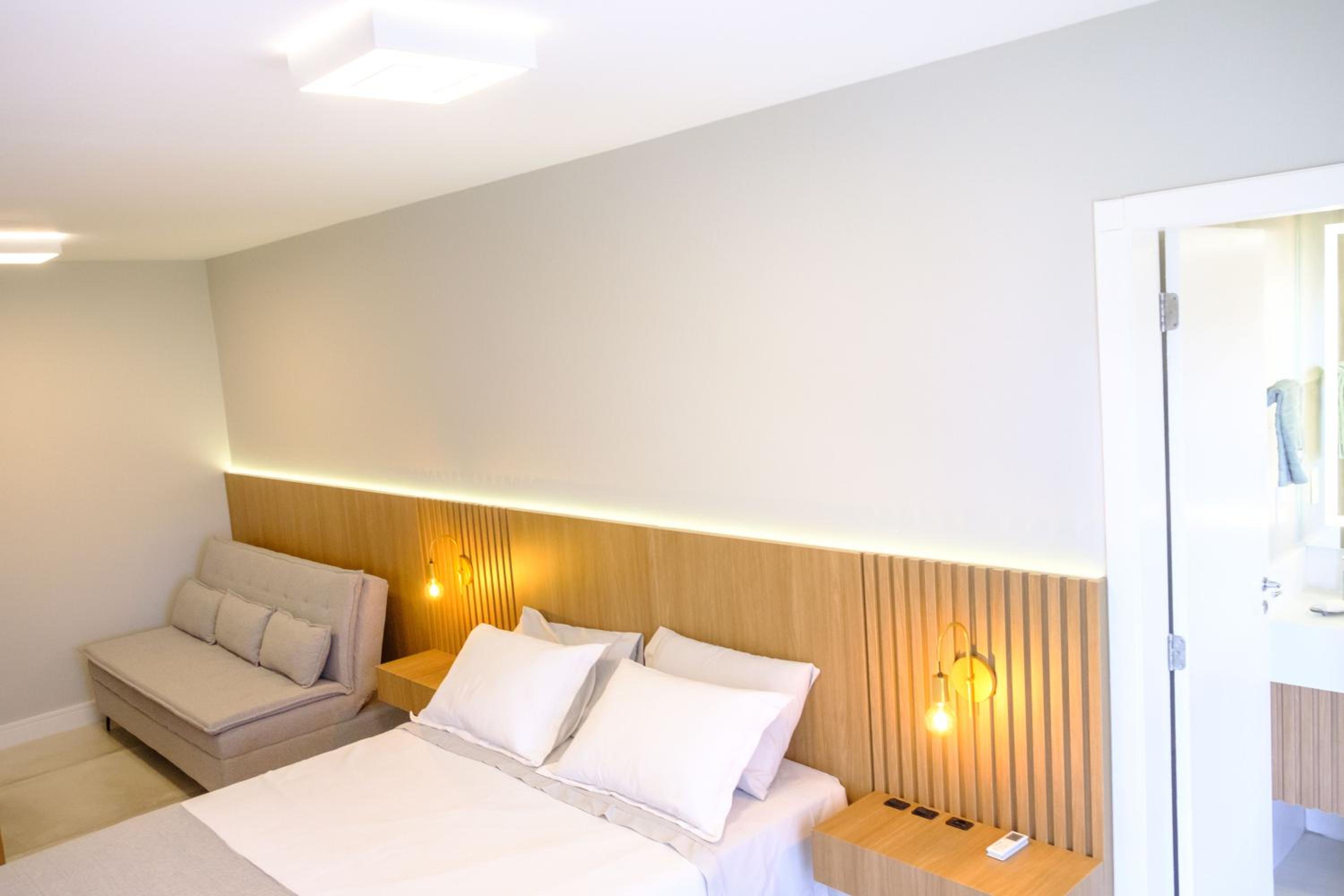 Essence Life Residence com Vista Mar, apartamento completo com 2 quartos em Condomínio Clube a 100 metros da Praia do Campeche, Florianópolis