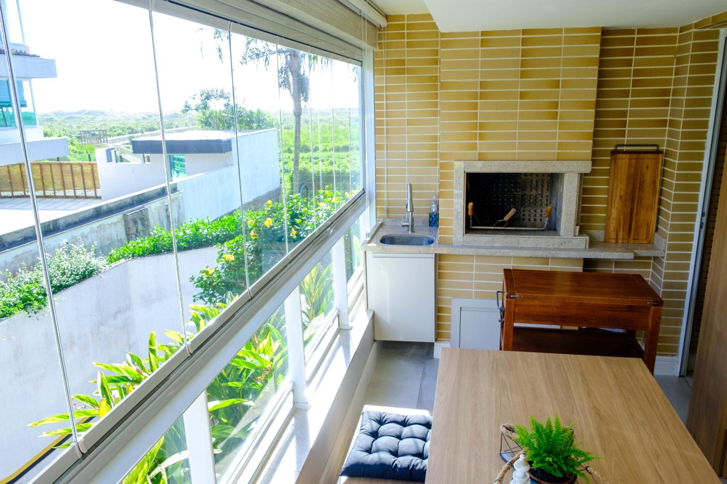 Essence Life Residence com Vista Mar, apartamento completo com 2 quartos em Condomínio Clube a 100 metros da Praia do Campeche, Florianópolis