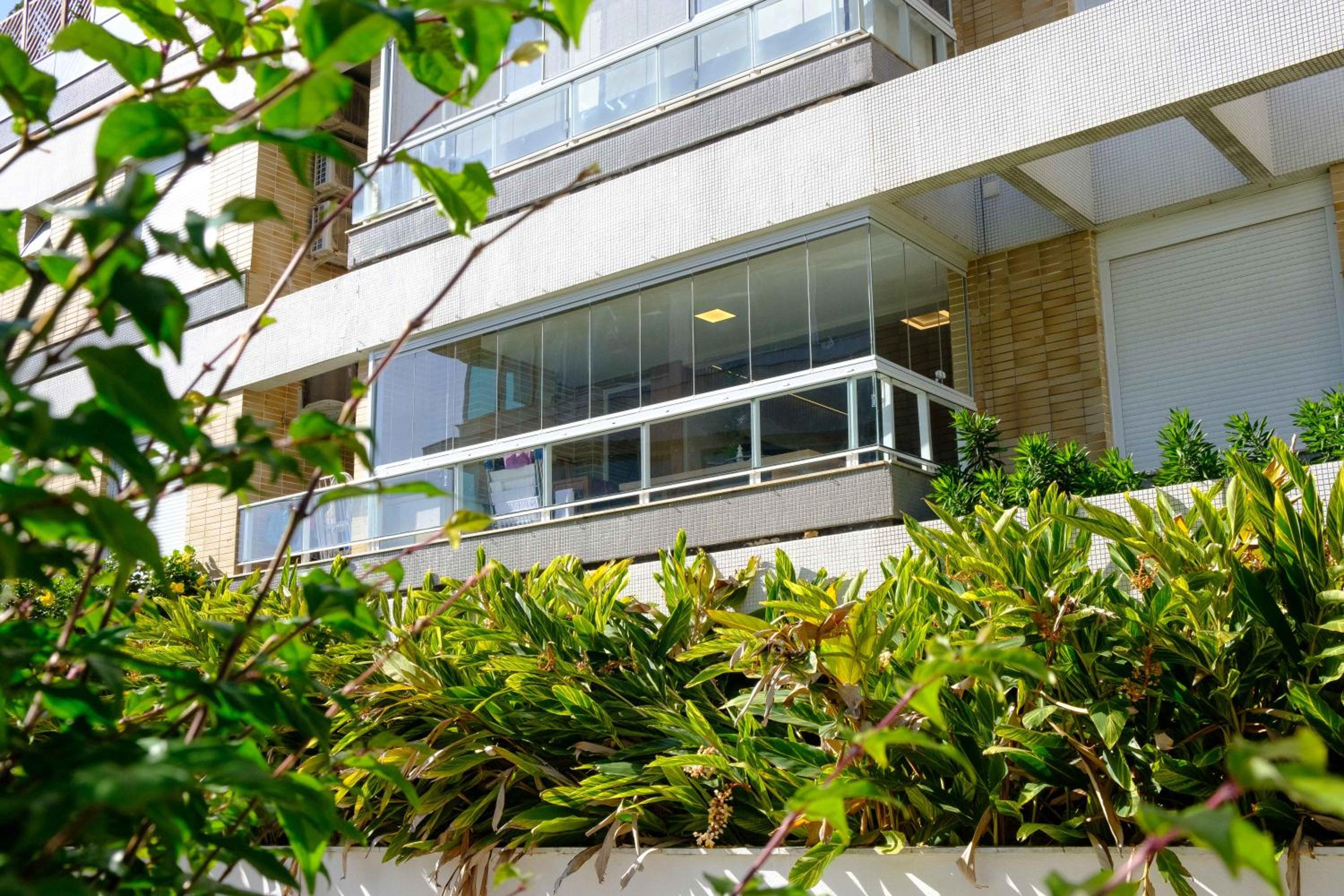 Essence Life Residence com Vista Mar, apartamento completo com 2 quartos em Condomínio Clube a 100 metros da Praia do Campeche, Florianópolis