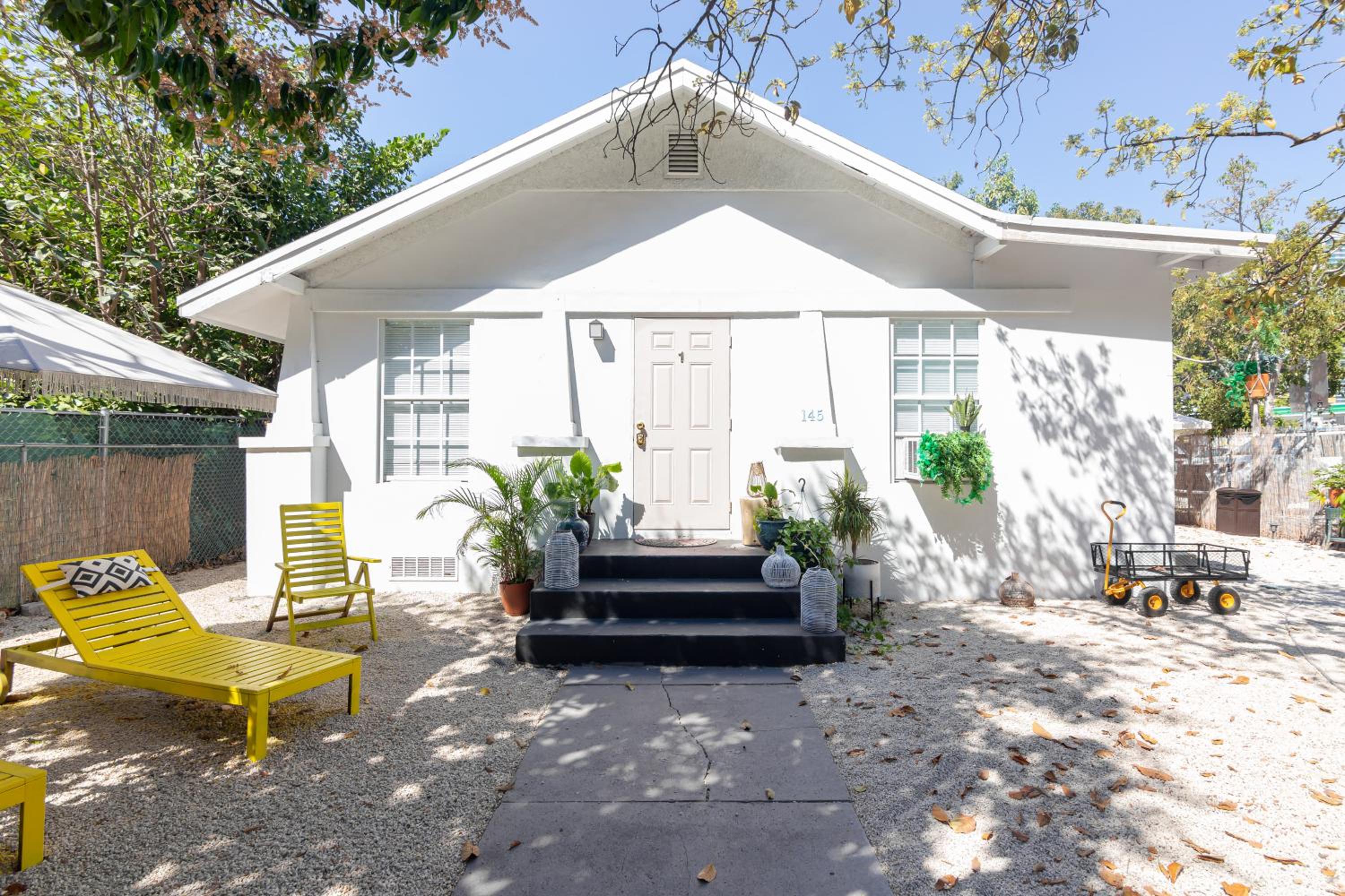 Studio Miami with Backyard - Heart of Downtown and Wynwood
