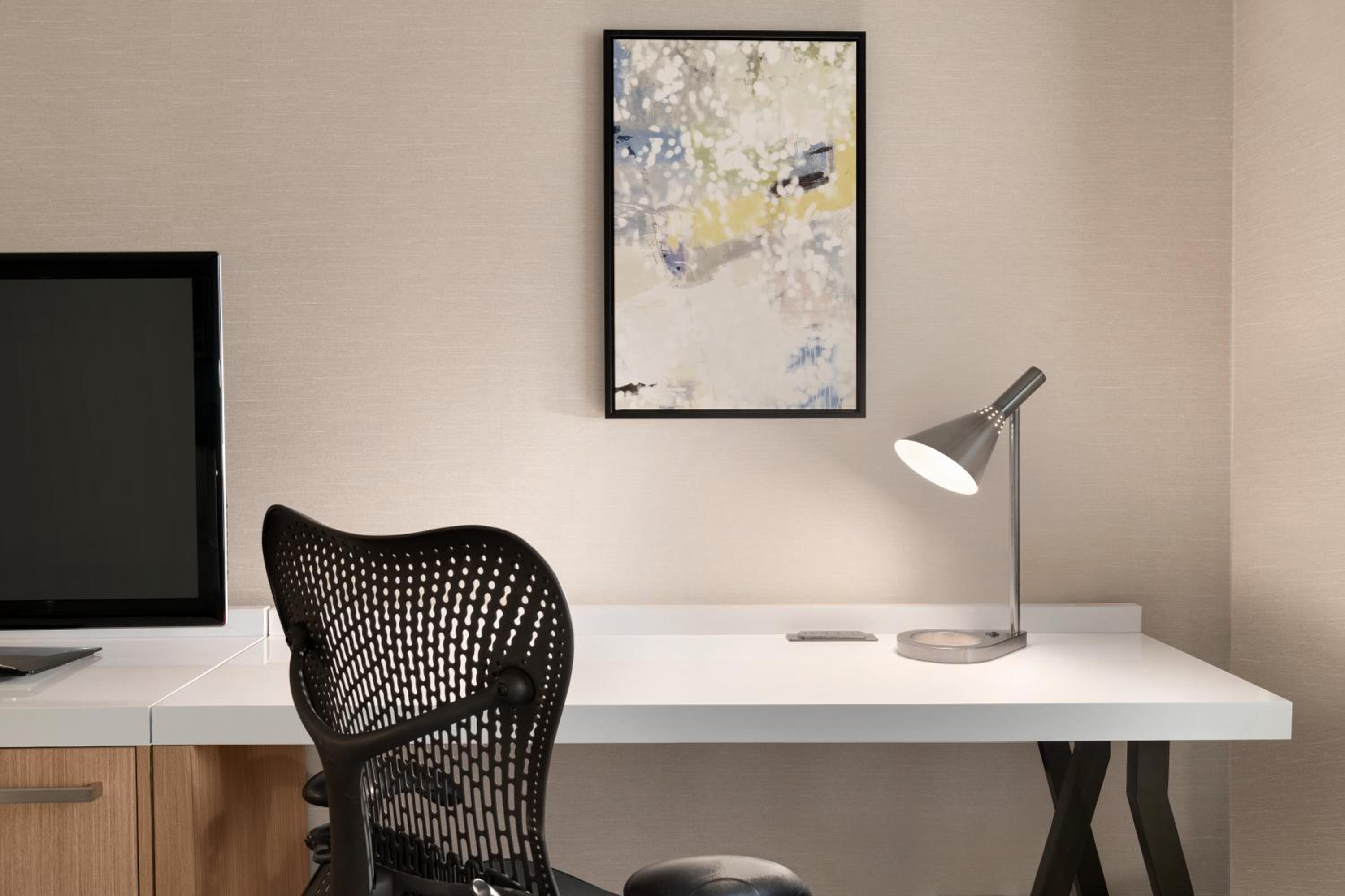 Hilton Garden Inn Tysons Corner - Property Image 2