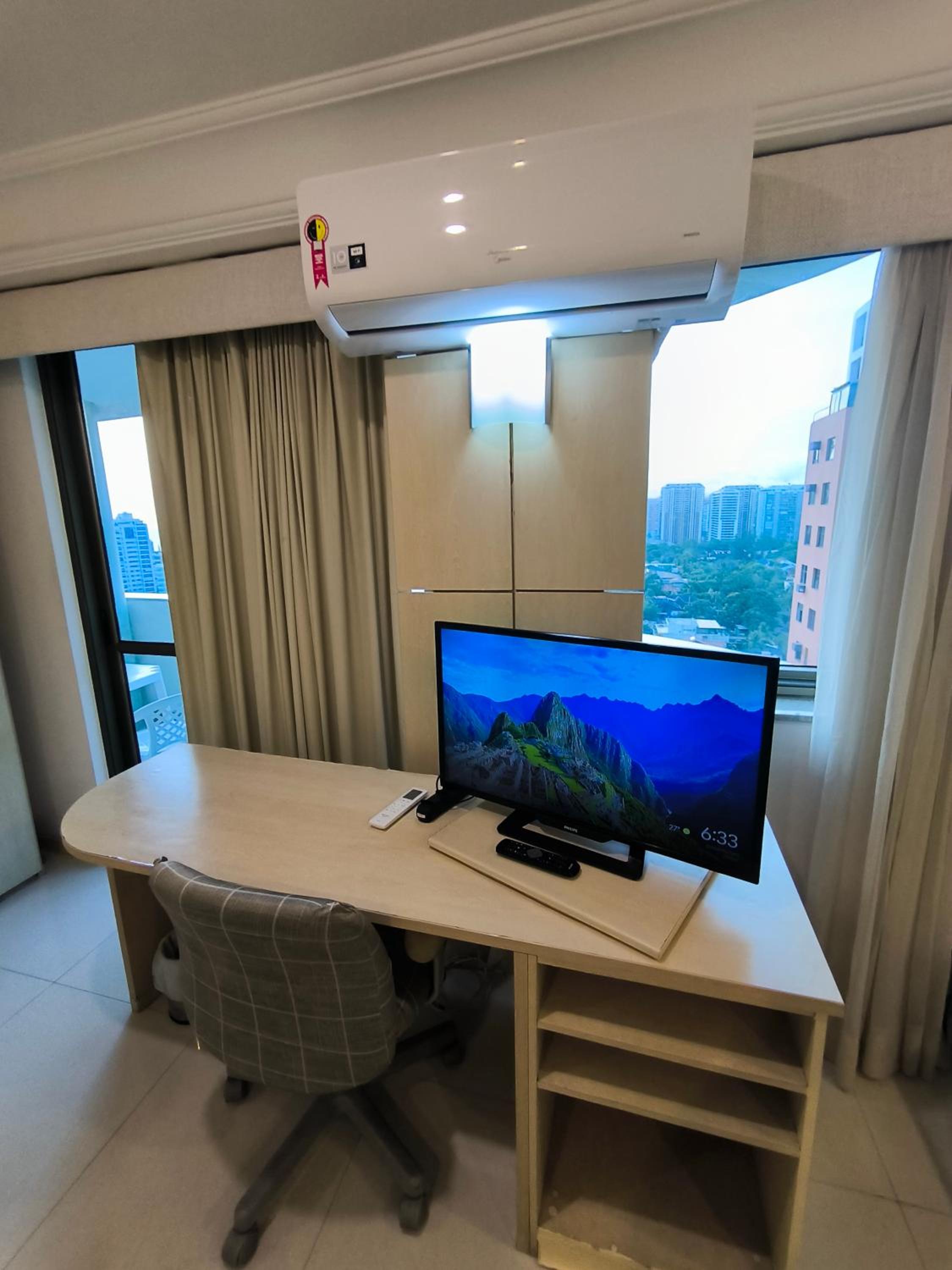 Barra Prime Flats, Ed Mediterrâneo, wi-fi 400Mb, balsa pra praia grátis, ar condicionado novo!