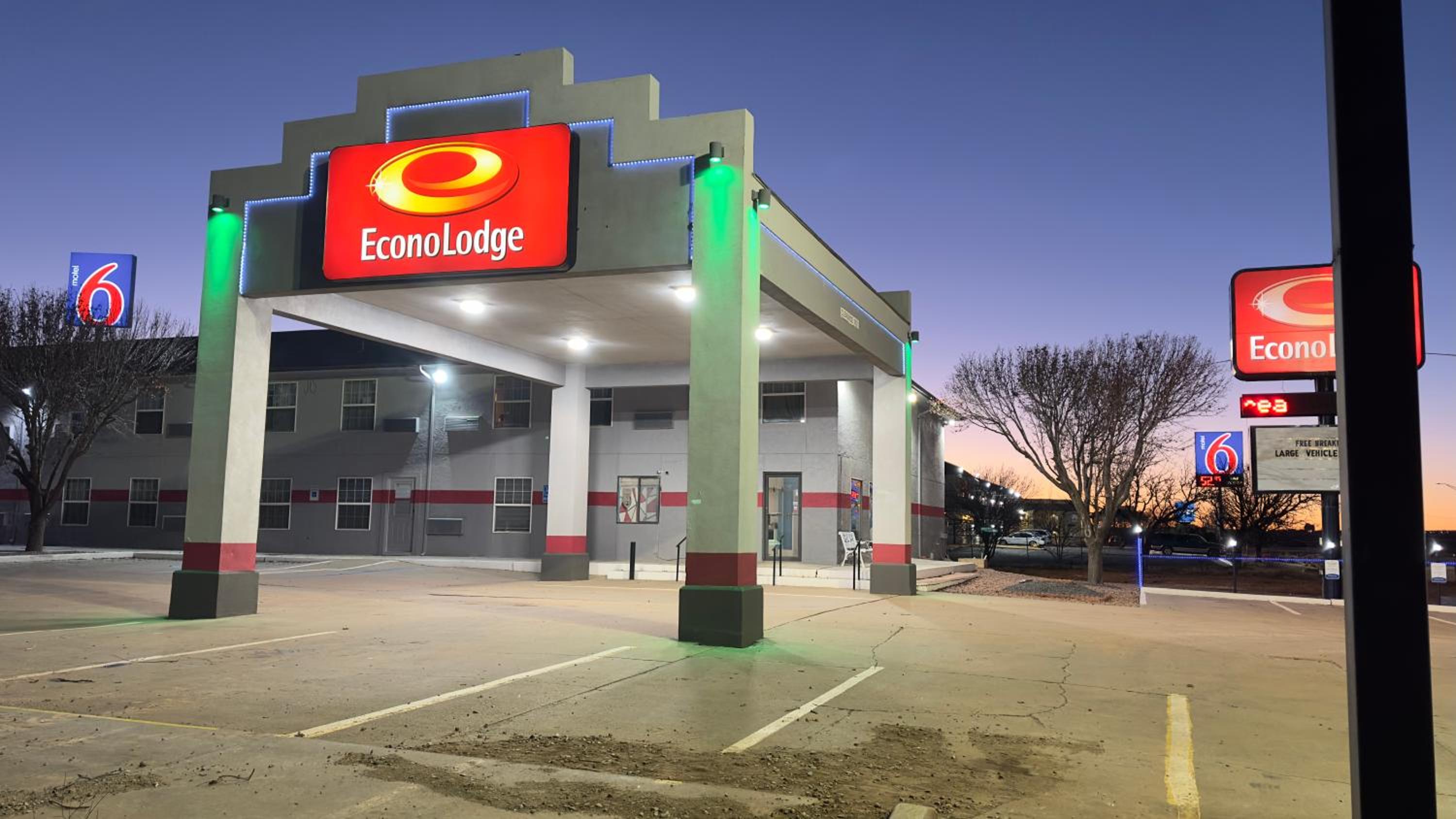 Tucumcari Vacations - Econo Lodge Tucumcari Route 66 - Property Image 5