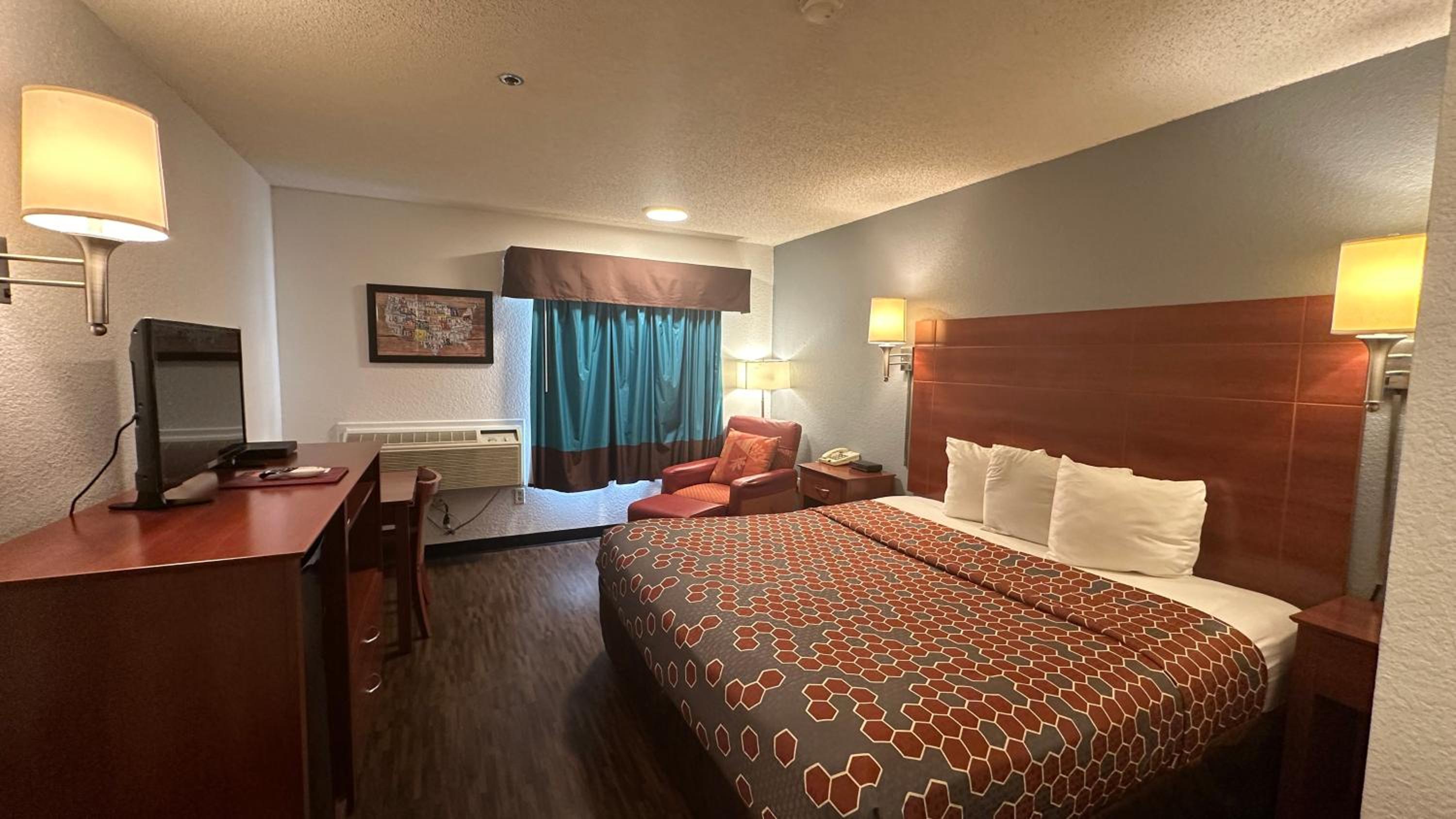 Tucumcari Vacations - Econo Lodge Tucumcari Route 66 - Property Image 4