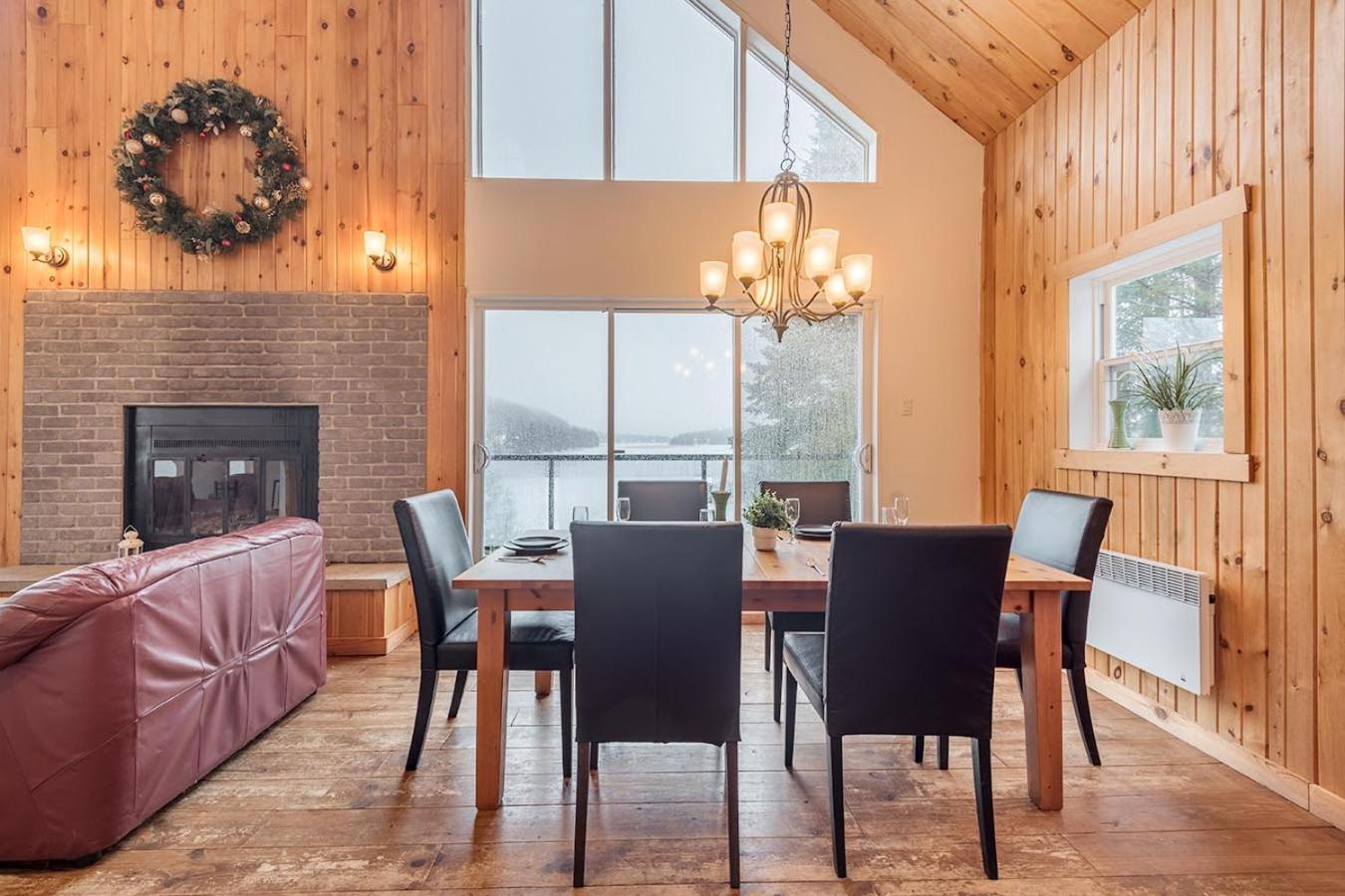 Rustic Waterfront Chalet Panoramic View and Spa