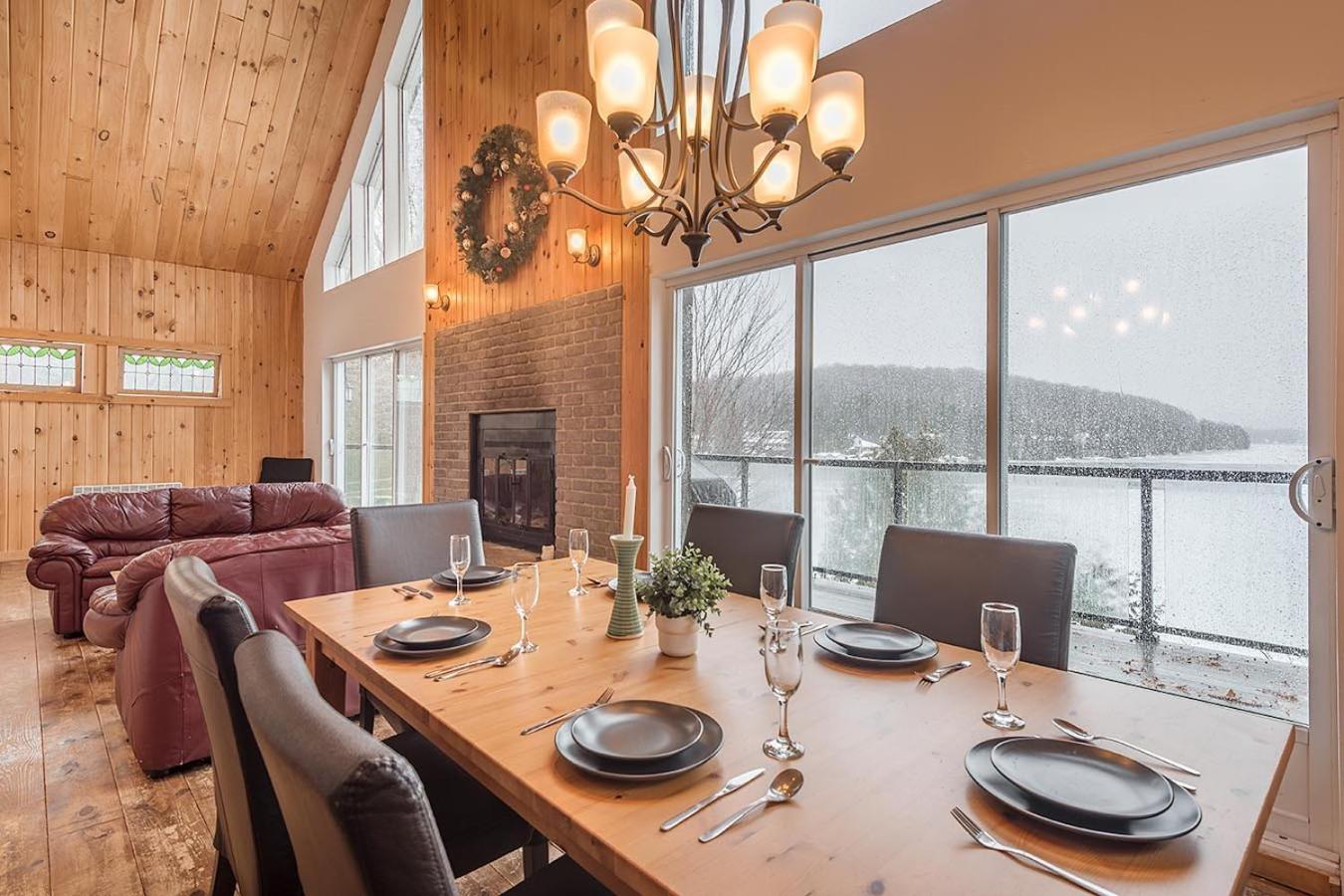 Rustic Waterfront Chalet Panoramic View and Spa
