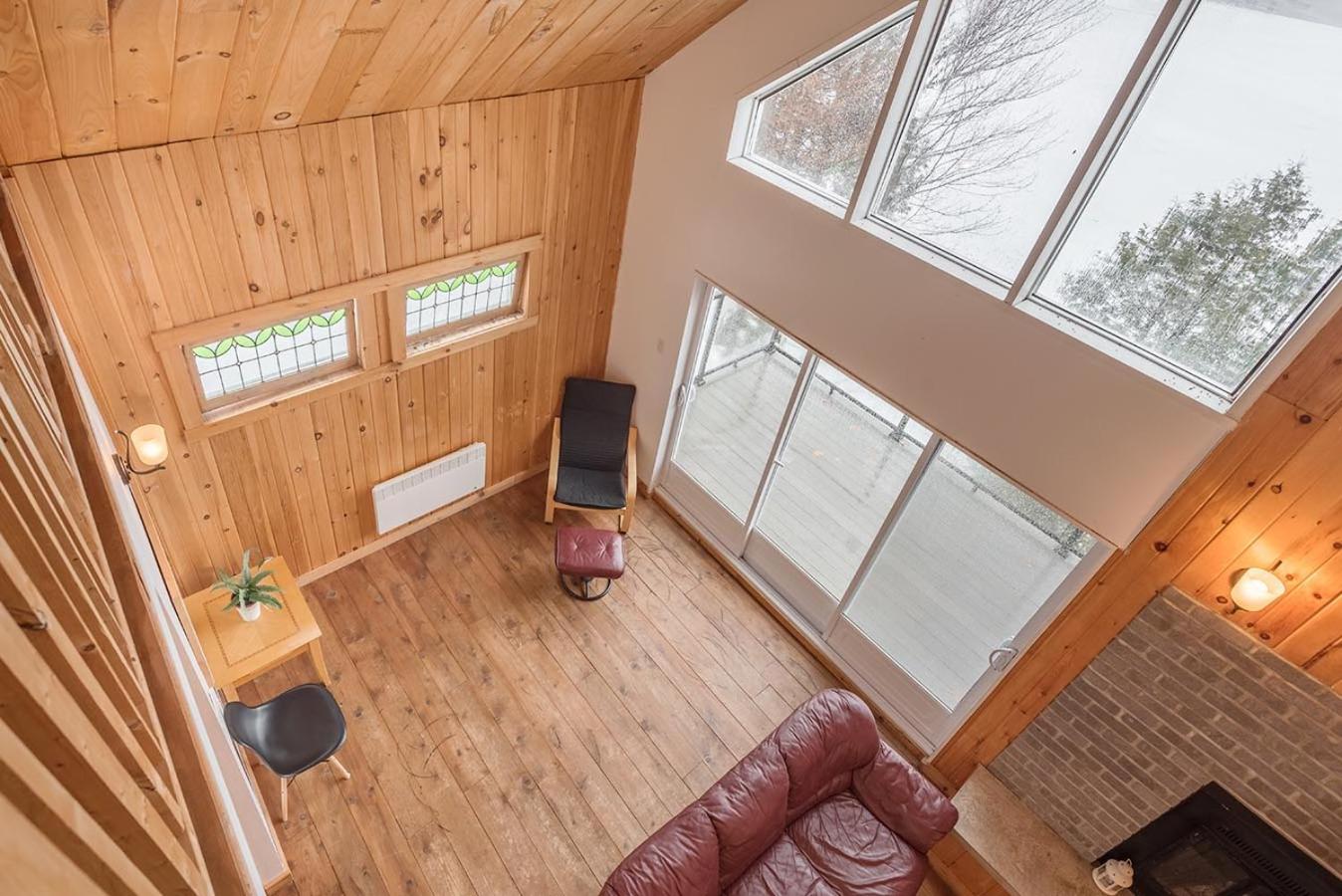 Rustic Waterfront Chalet Panoramic View and Spa