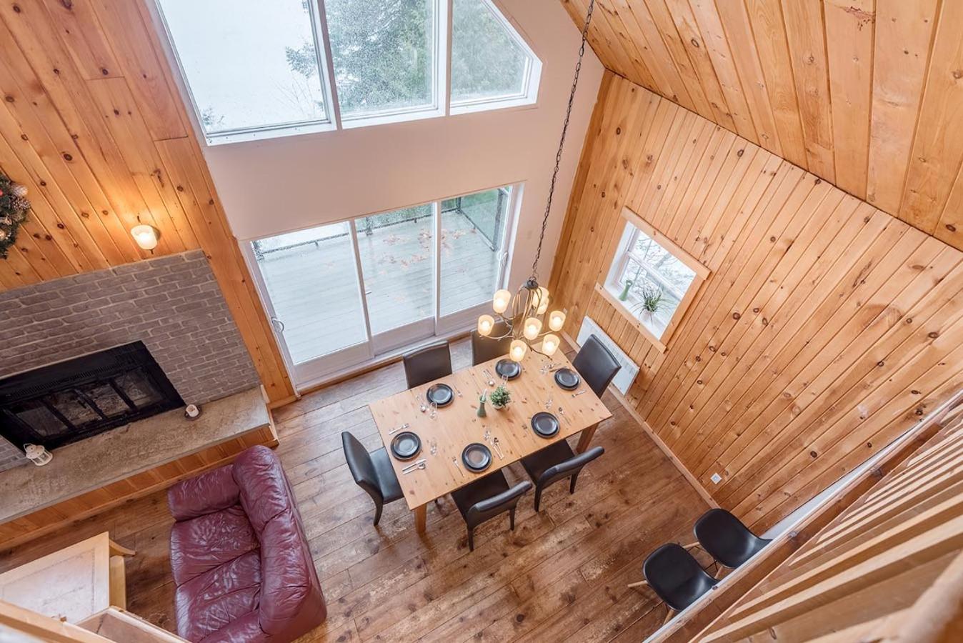 Rustic Waterfront Chalet Panoramic View and Spa