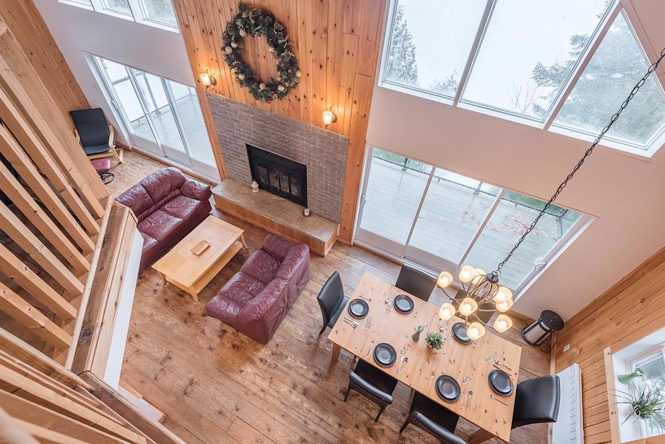 Rustic Waterfront Chalet Panoramic View and Spa
