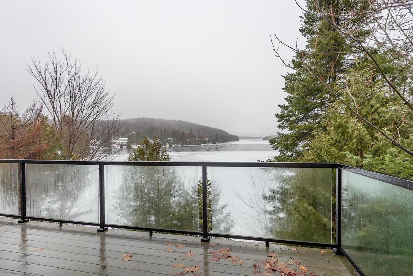 Rustic Waterfront Chalet Panoramic View and Spa