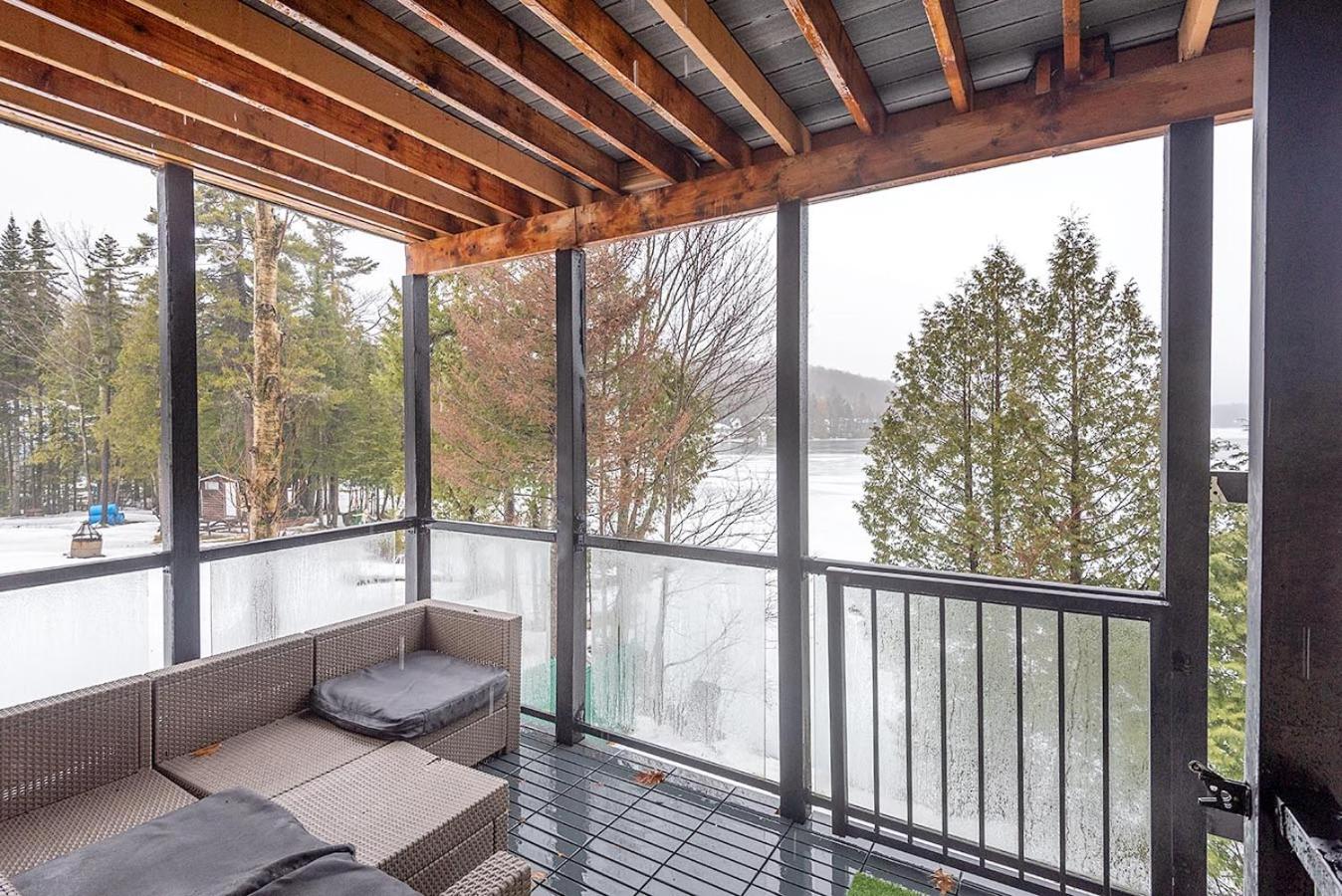 Rustic Waterfront Chalet Panoramic View and Spa