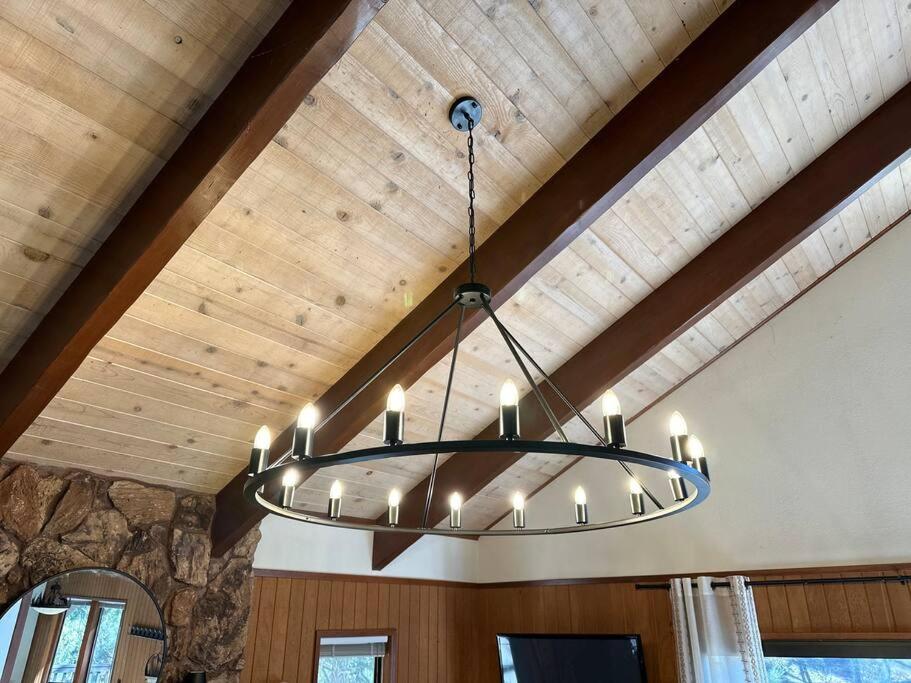Everwood Serenity Treehouse onTrail head/Sledding