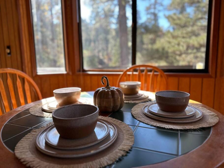 Everwood Serenity Treehouse onTrail head/Sledding