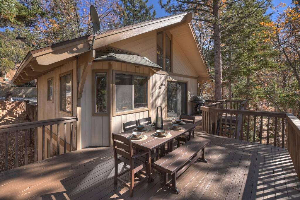 Everwood Serenity Treehouse onTrail head/Sledding