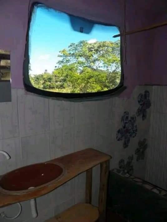 Casa Arco-íris pertinho da represa no litoral de Serra Grande
