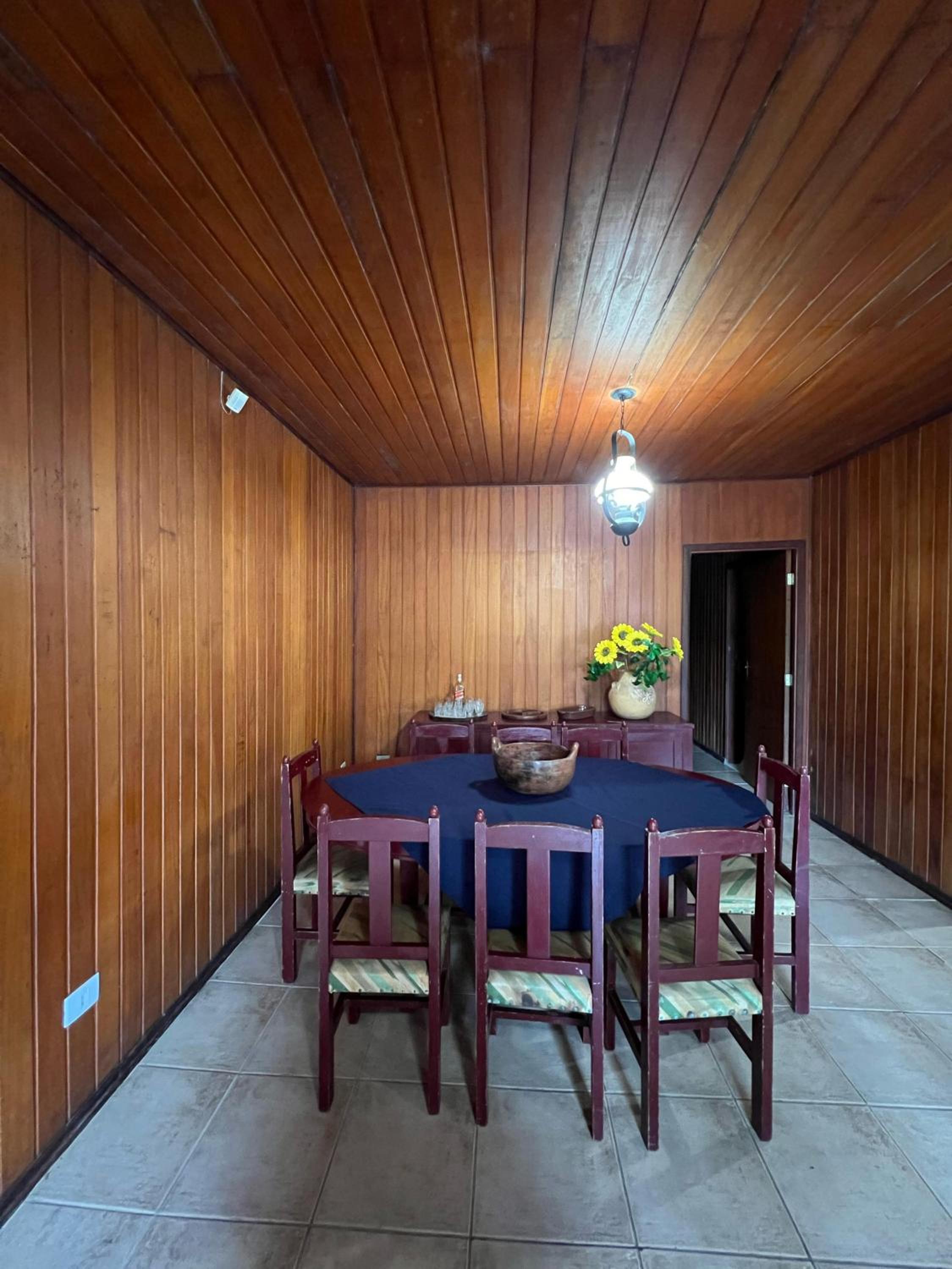 Casa a 250M da praia das Toninhas