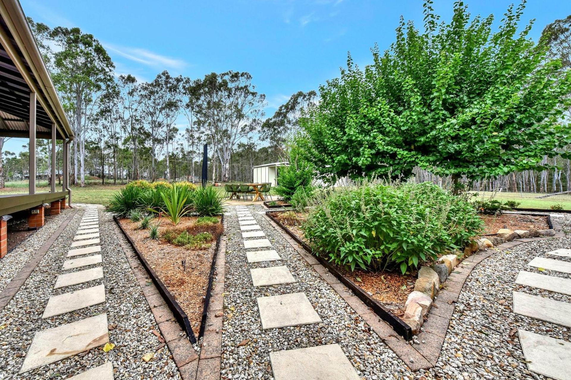 Wine, Dine and Relax - Central to Vineyards and Wedding Venues
