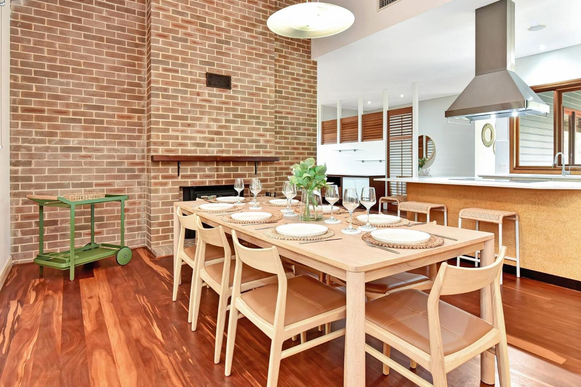 Wine, Dine and Relax - Central to Vineyards and Wedding Venues