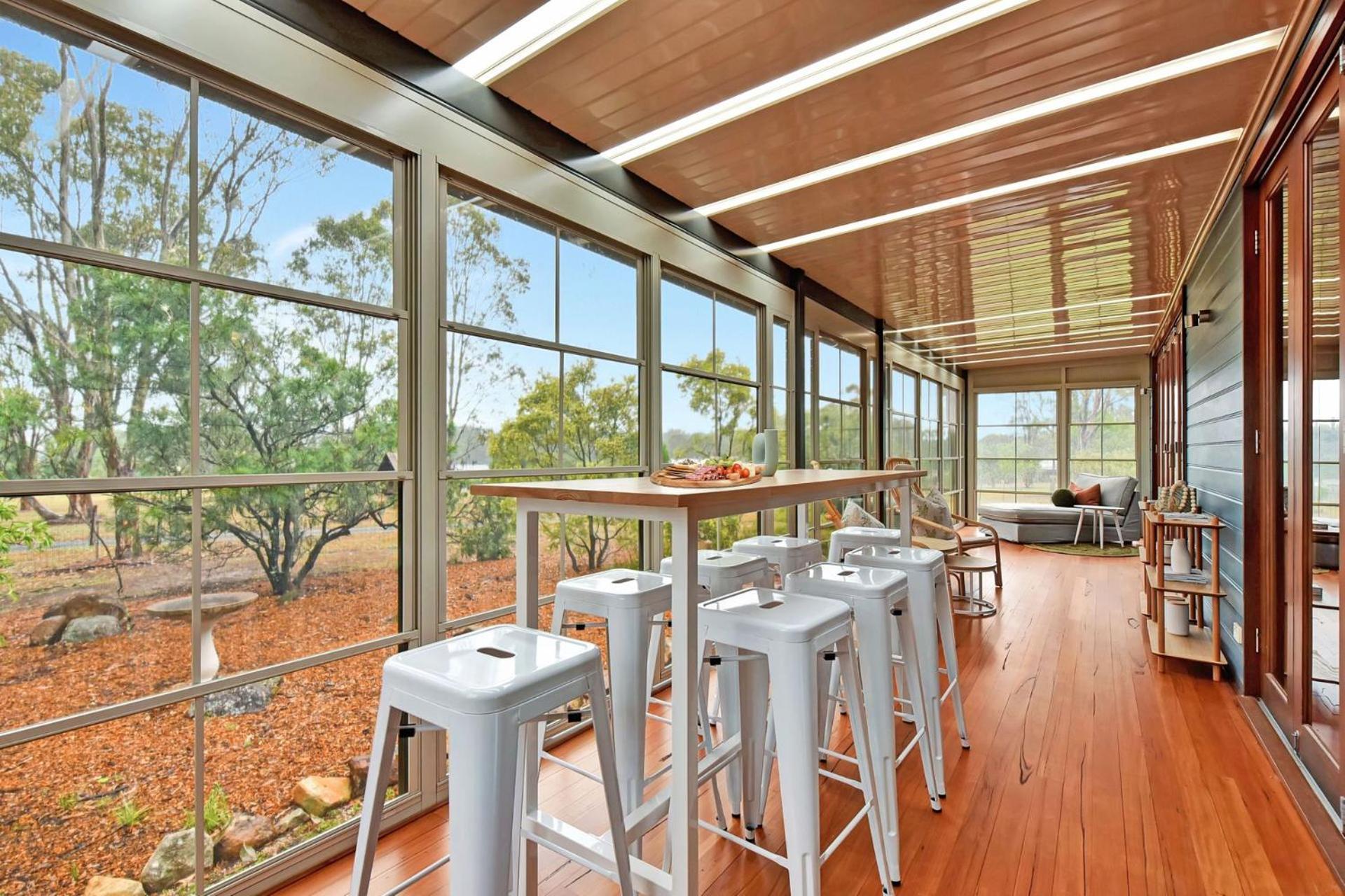 Wine, Dine and Relax - Central to Vineyards and Wedding Venues