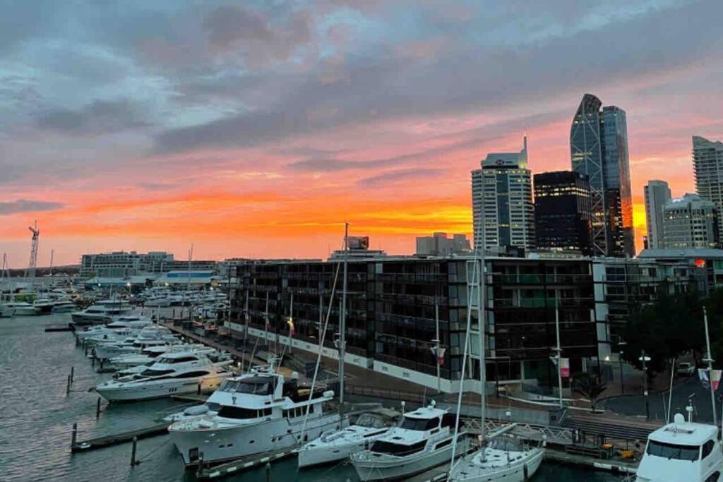 Waterfront Apartment with Sky tower & Harbour View view 3