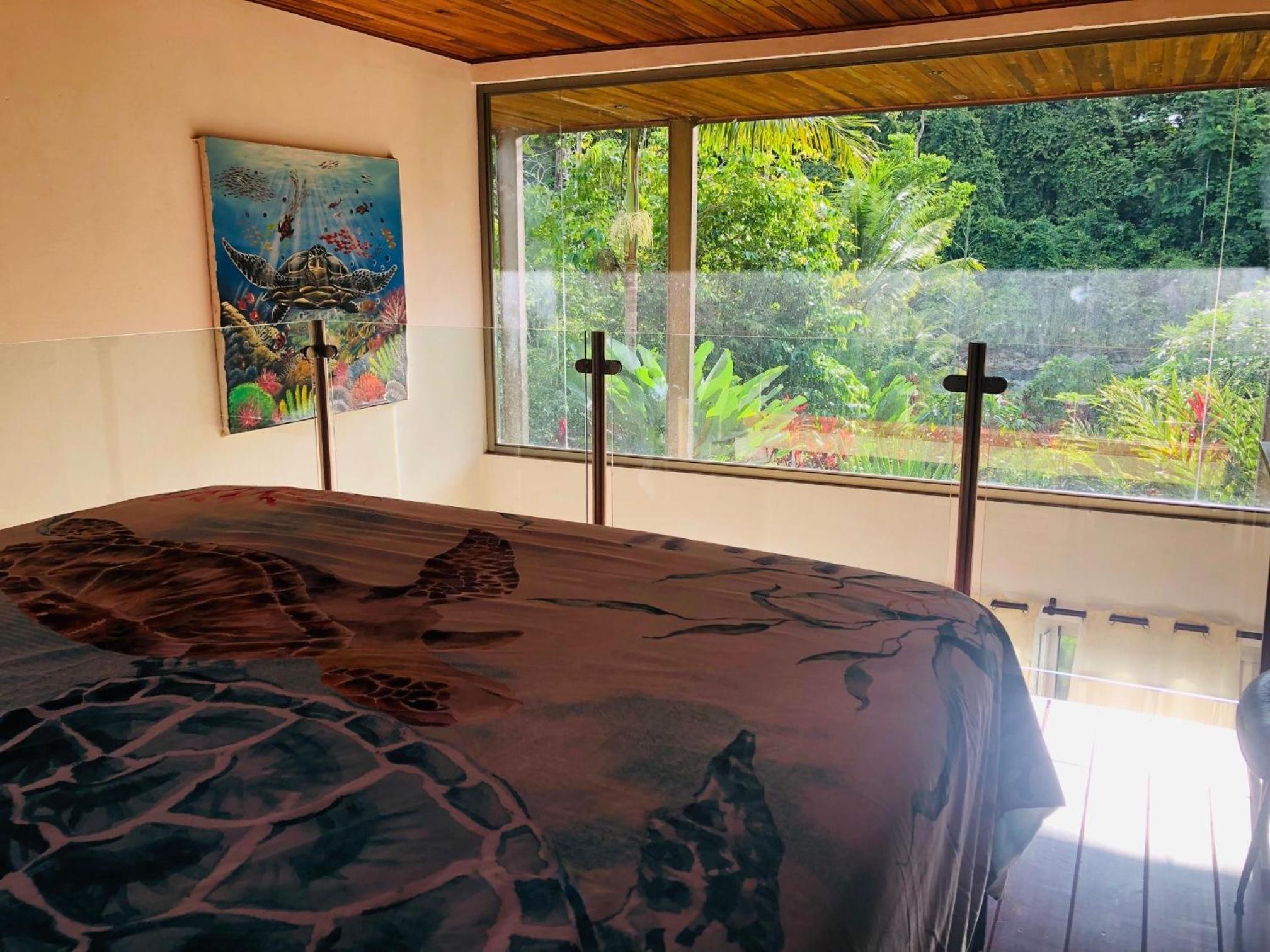 Tortuga Premium Riverfront Jungle Villa with Jacuzzi and Pool