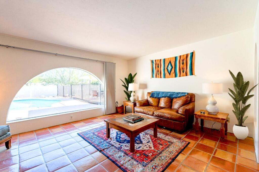 Sabino Canyon Vista - Serene Desert Escape with Pool & Grill, Sleeps 8 view 5