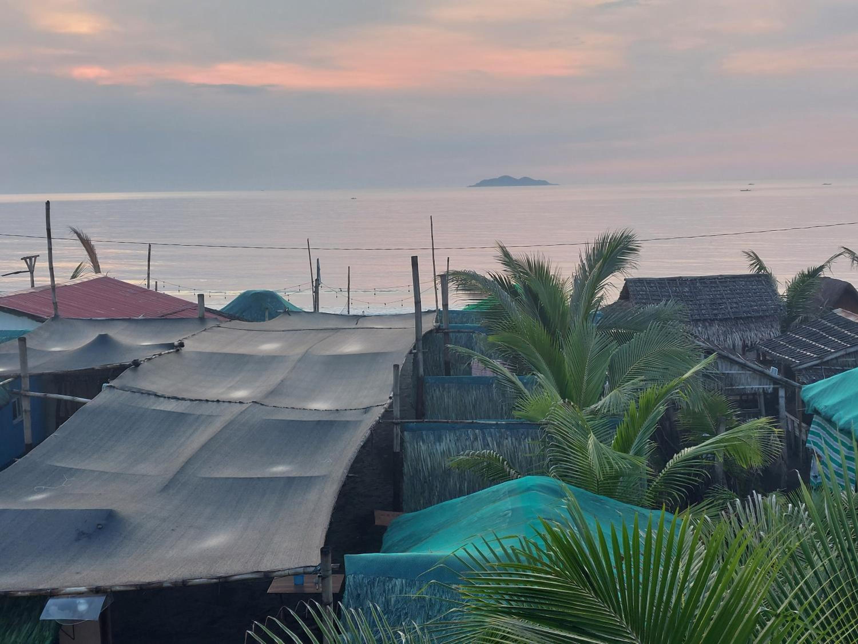 Kua's Pad Batangas Kubo view 3