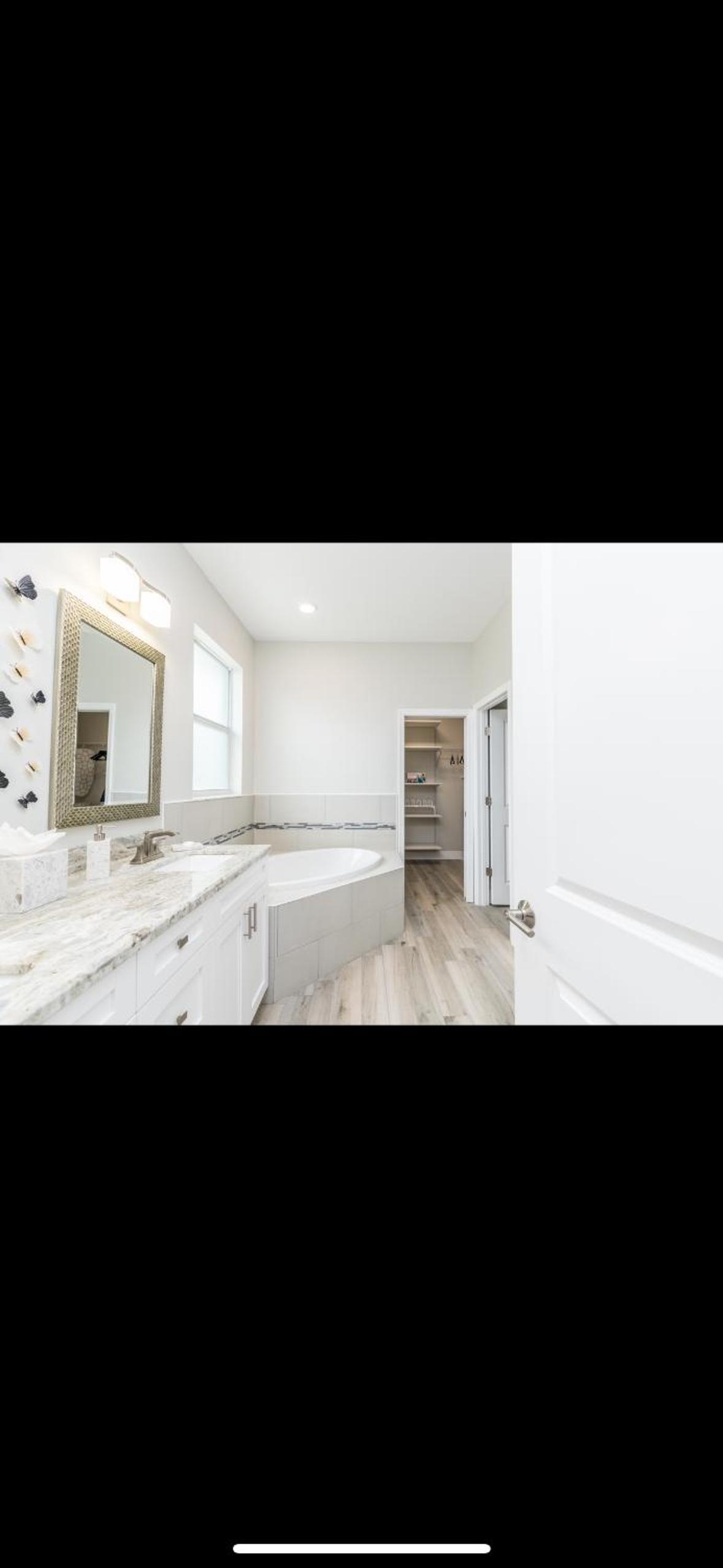 Lux gated 8 beds heated pool/jacuz, man cave view 5