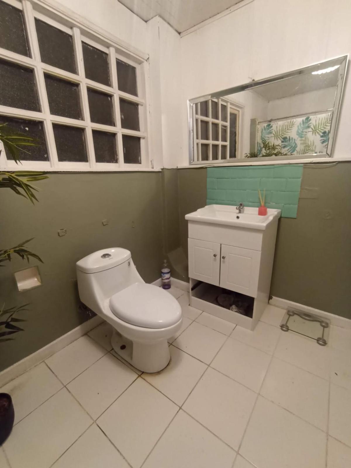 Casa completa para 6 personas centro Puerto Montt, 700 metros estatua enamorados