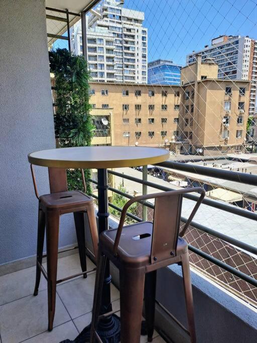 Cercano a Costanera Center, bonito, central y comodo departamento para 2 personas