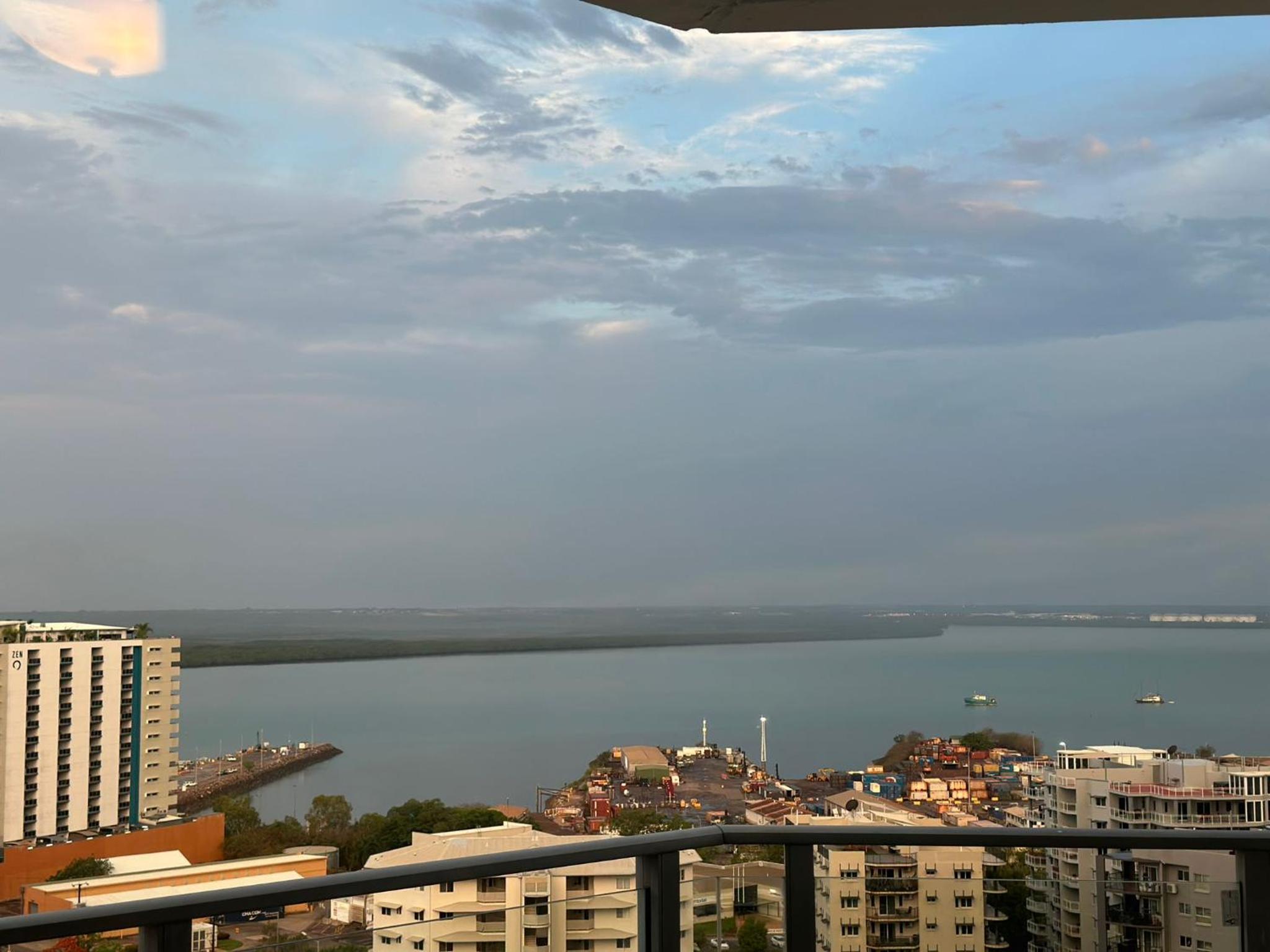 Pandanas Apt 5 15th fl Darwin CBD Harbor views