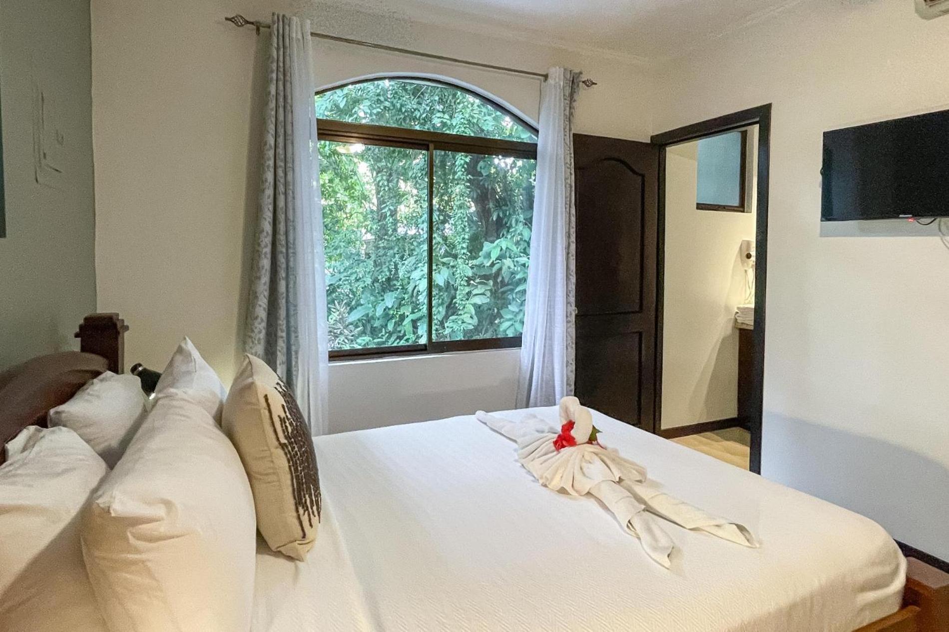 Renovated Casa Heron 3BR Private Pool near MA