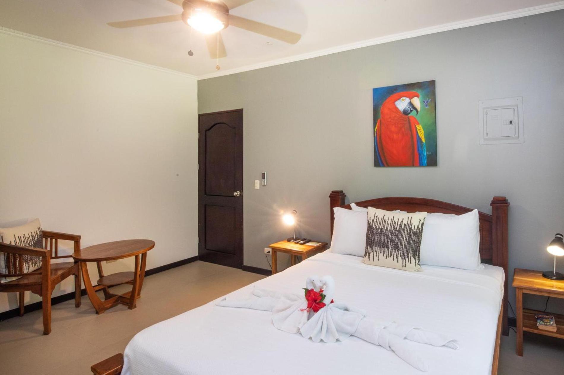 Renovated Casa Heron 3BR Private Pool near MA