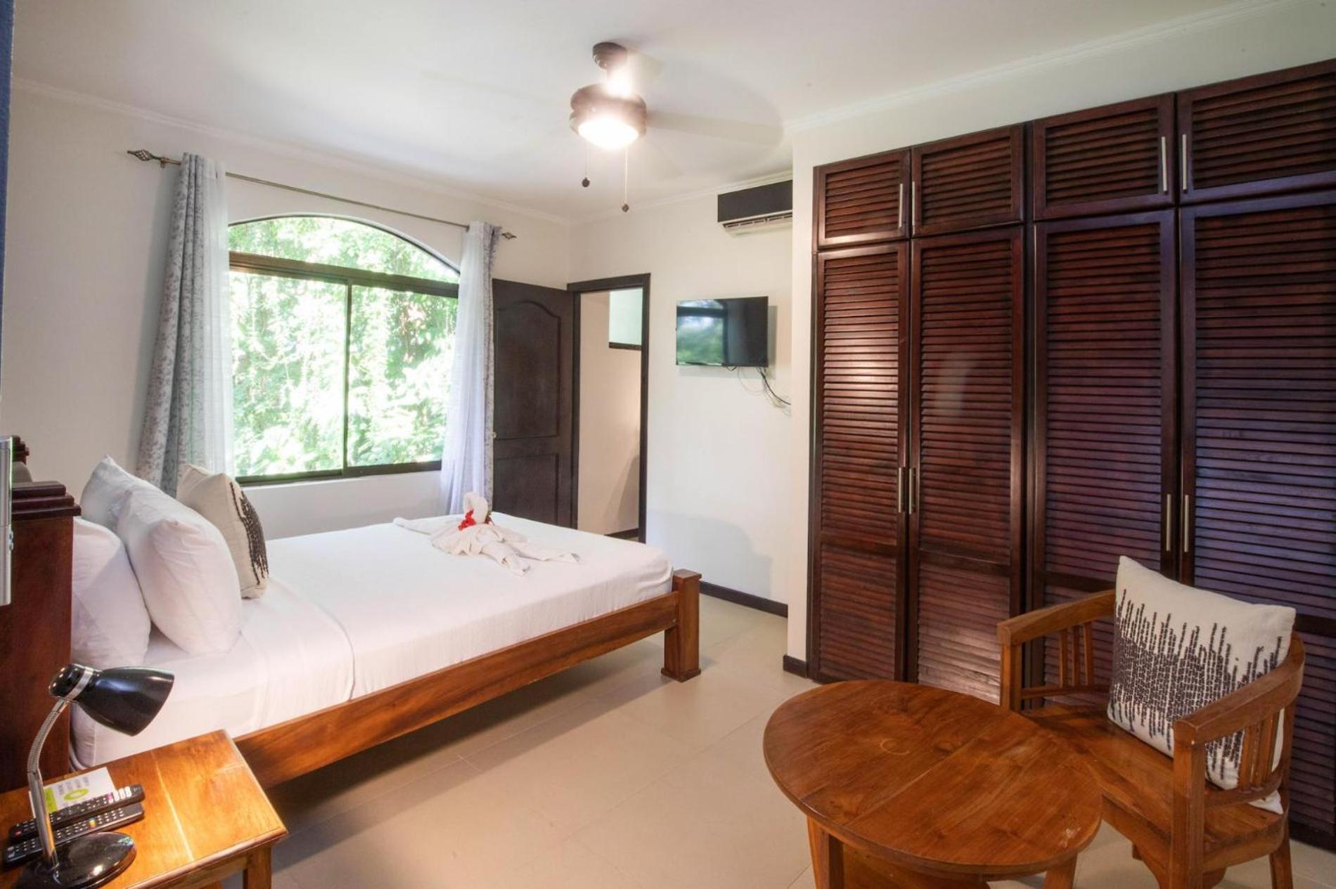 Renovated Casa Heron 3BR Private Pool near MA
