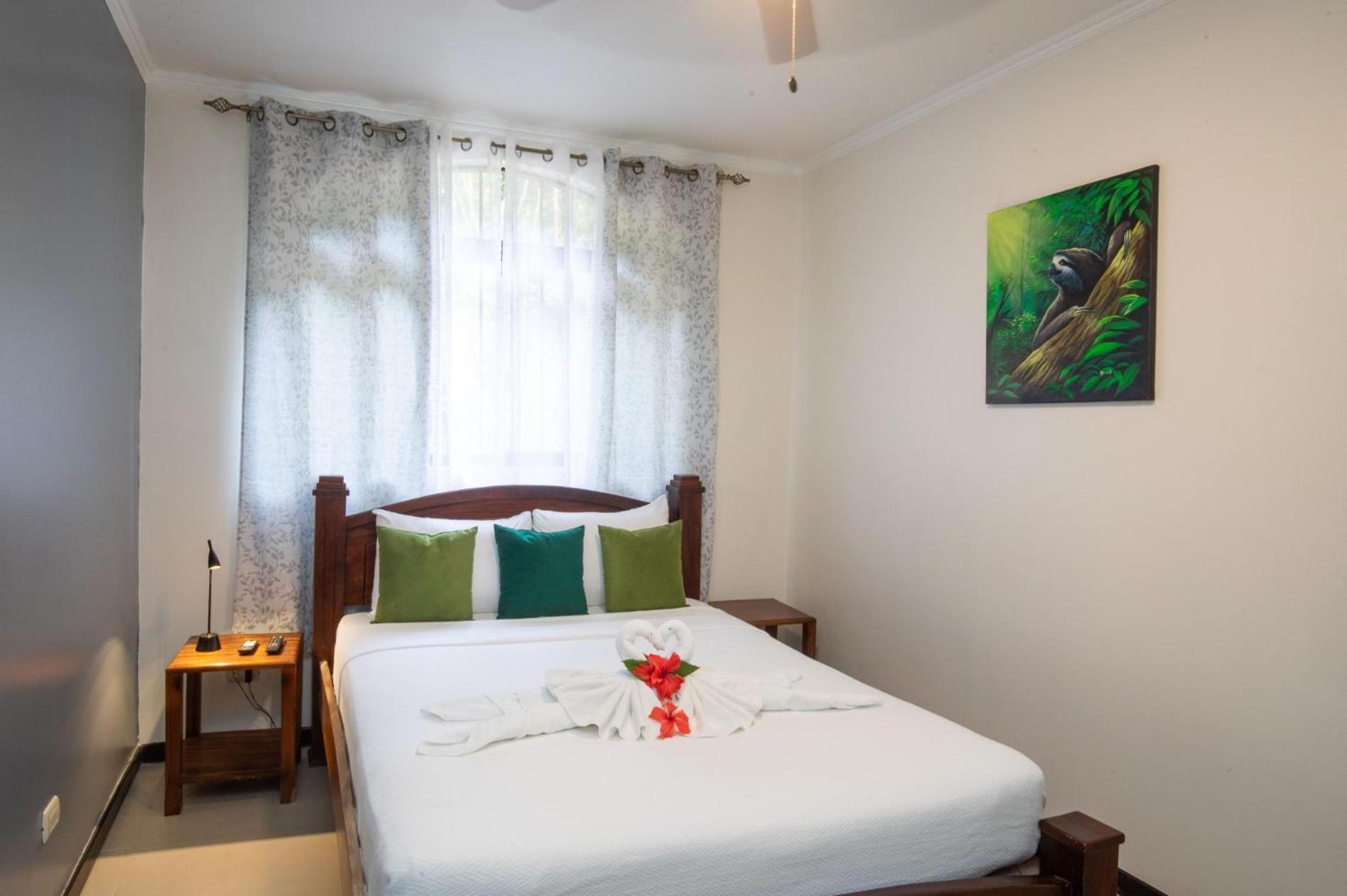 Renovated Casa Heron 3BR Private Pool near MA