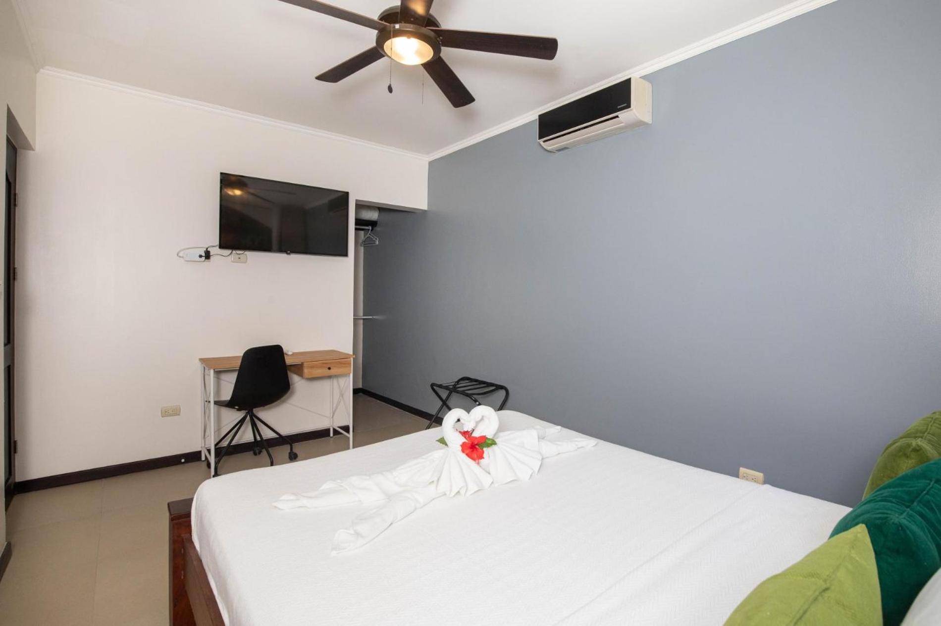 Renovated Casa Heron 3BR Private Pool near MA