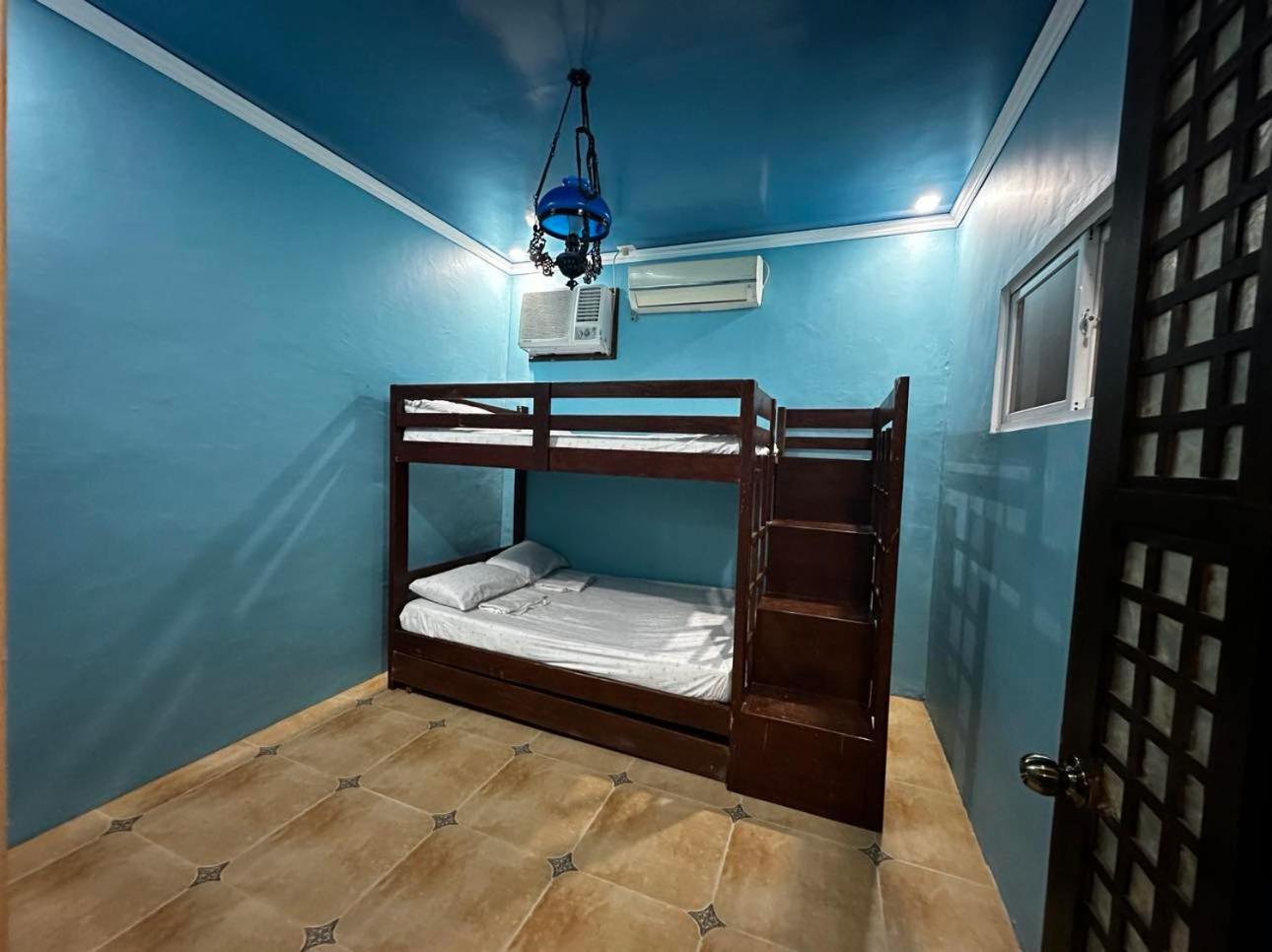 Shawn's Transient House at New Clark City, photo 14