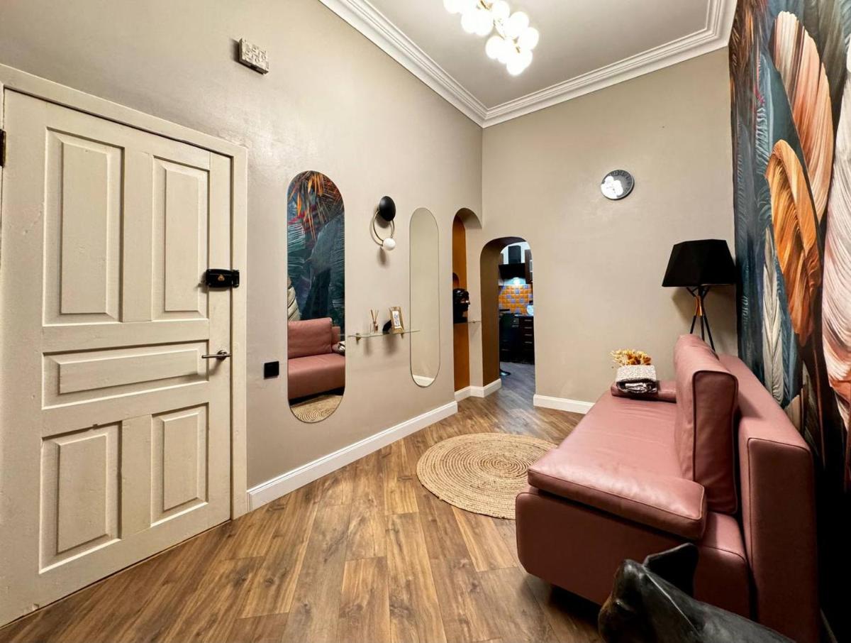 Deribasivska 10 Luxury Apartment view 5