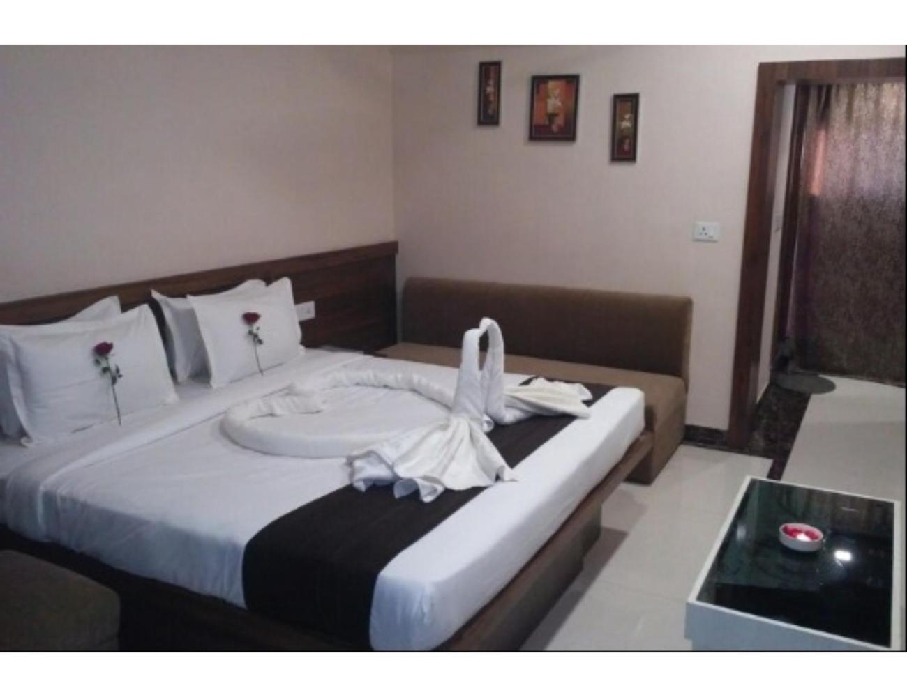 Hotel Paras, Jabalpur view 2