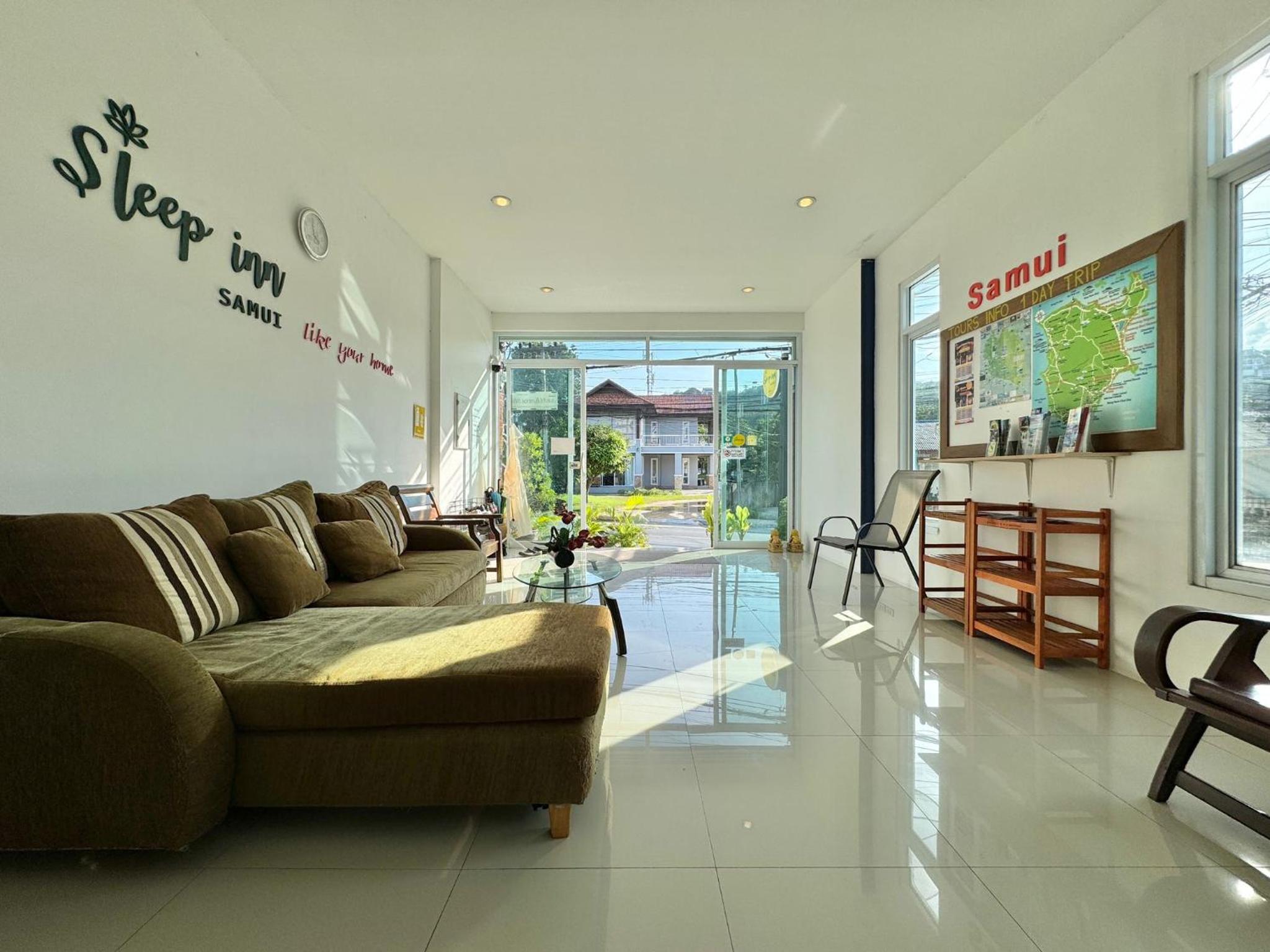 Lobby & Reception