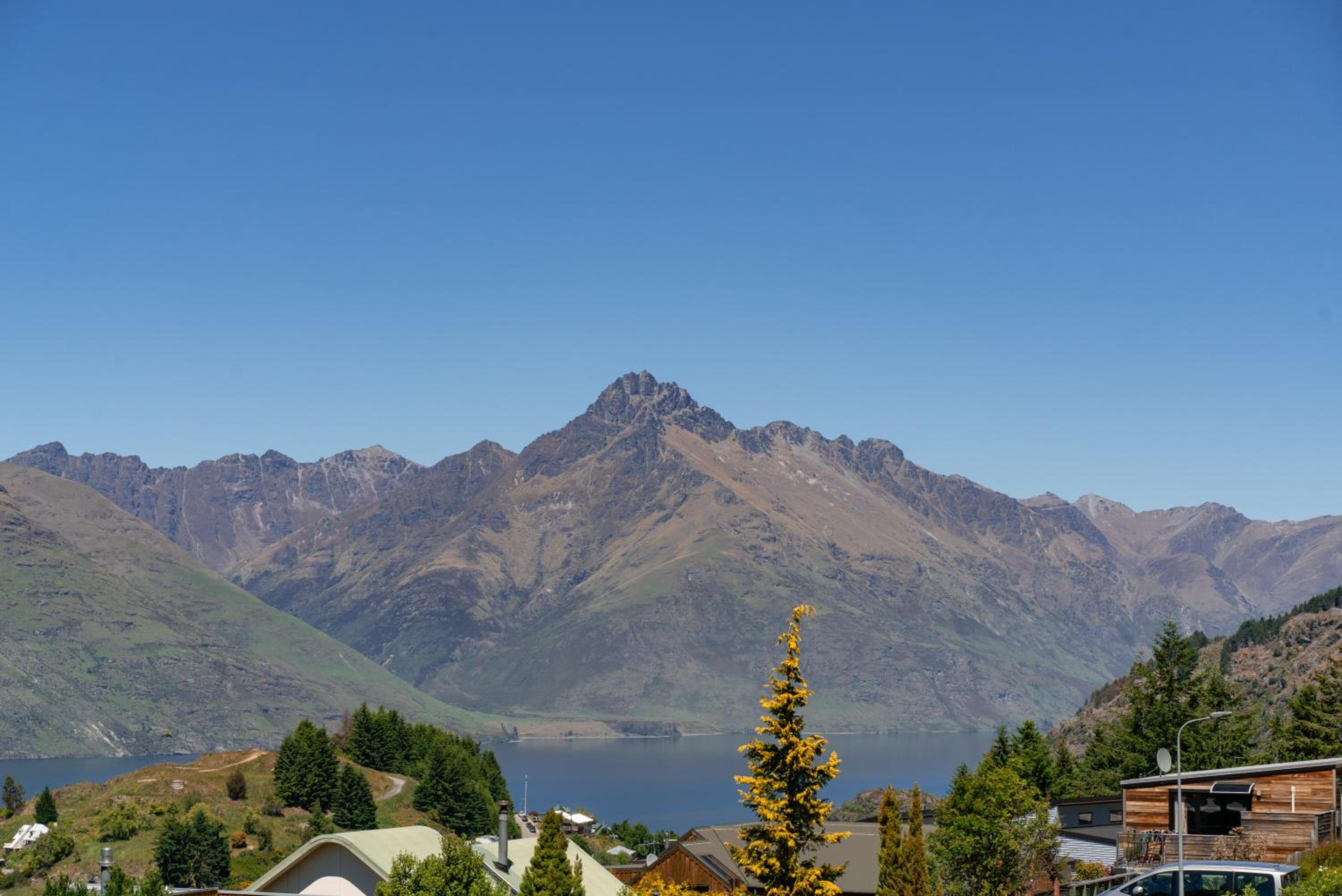 Modern, Plush & Picturesque - Wynyard Top view 4
