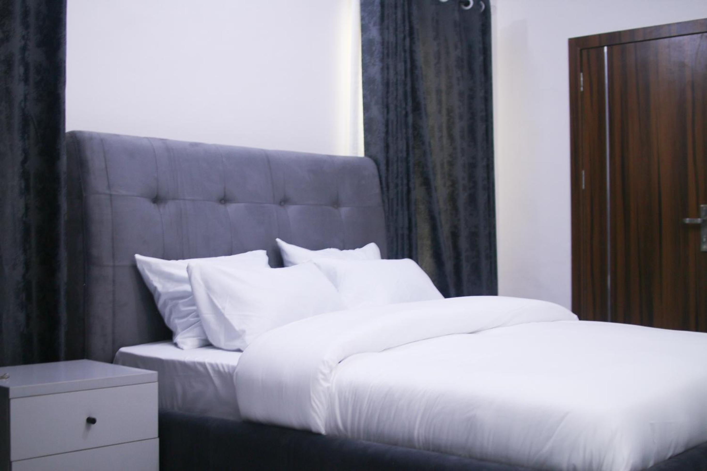 Victoria Homes - Lekki Apartment Lekki Phase 1 view 3