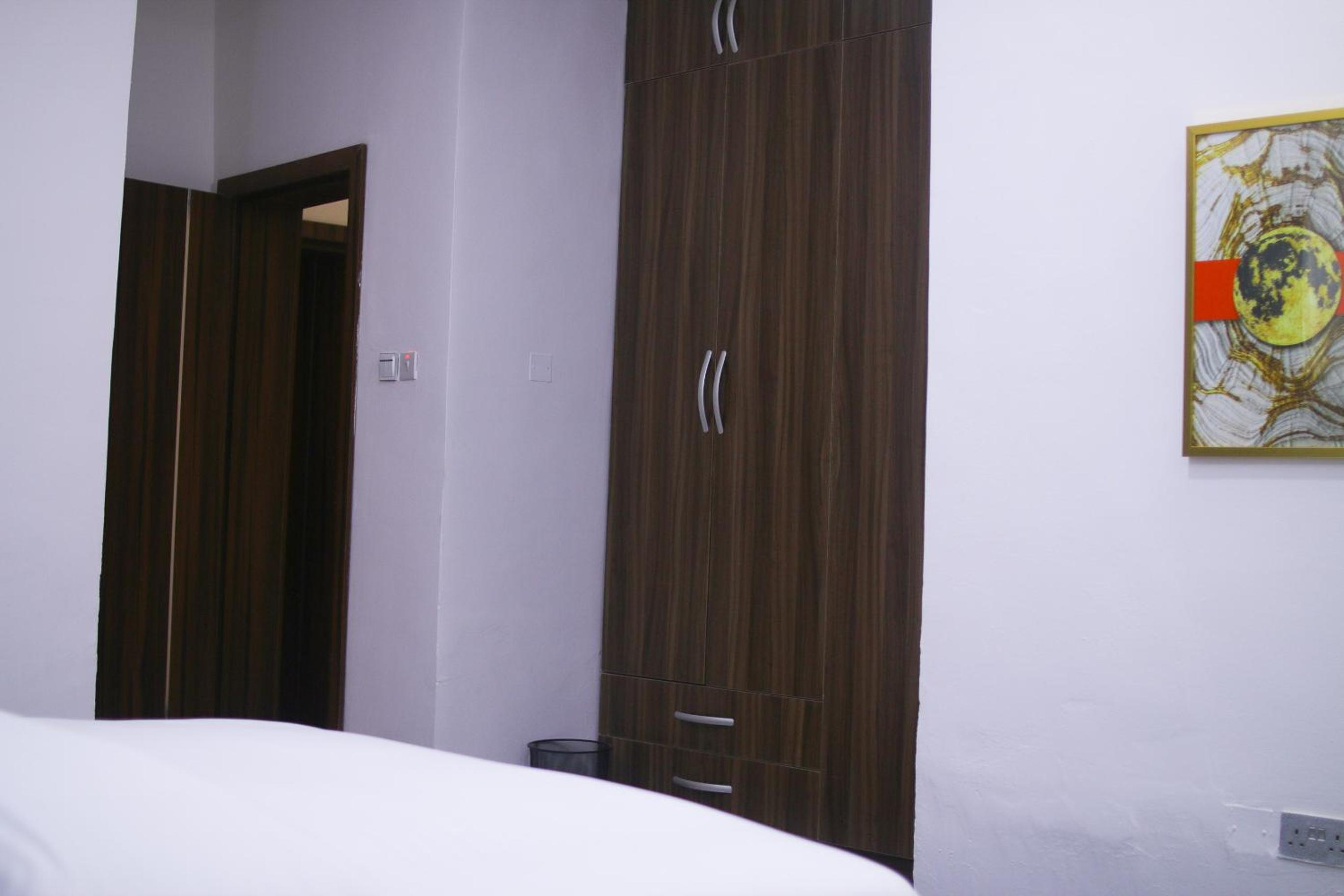 Victoria Homes - Lekki Apartment Lekki Phase 1 view 4