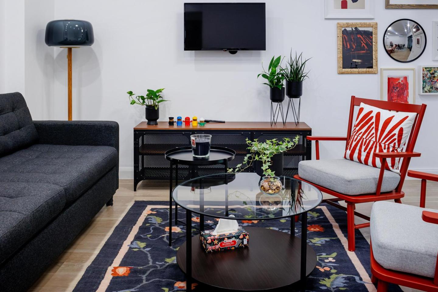 The Corner Luxe Apartment view 4