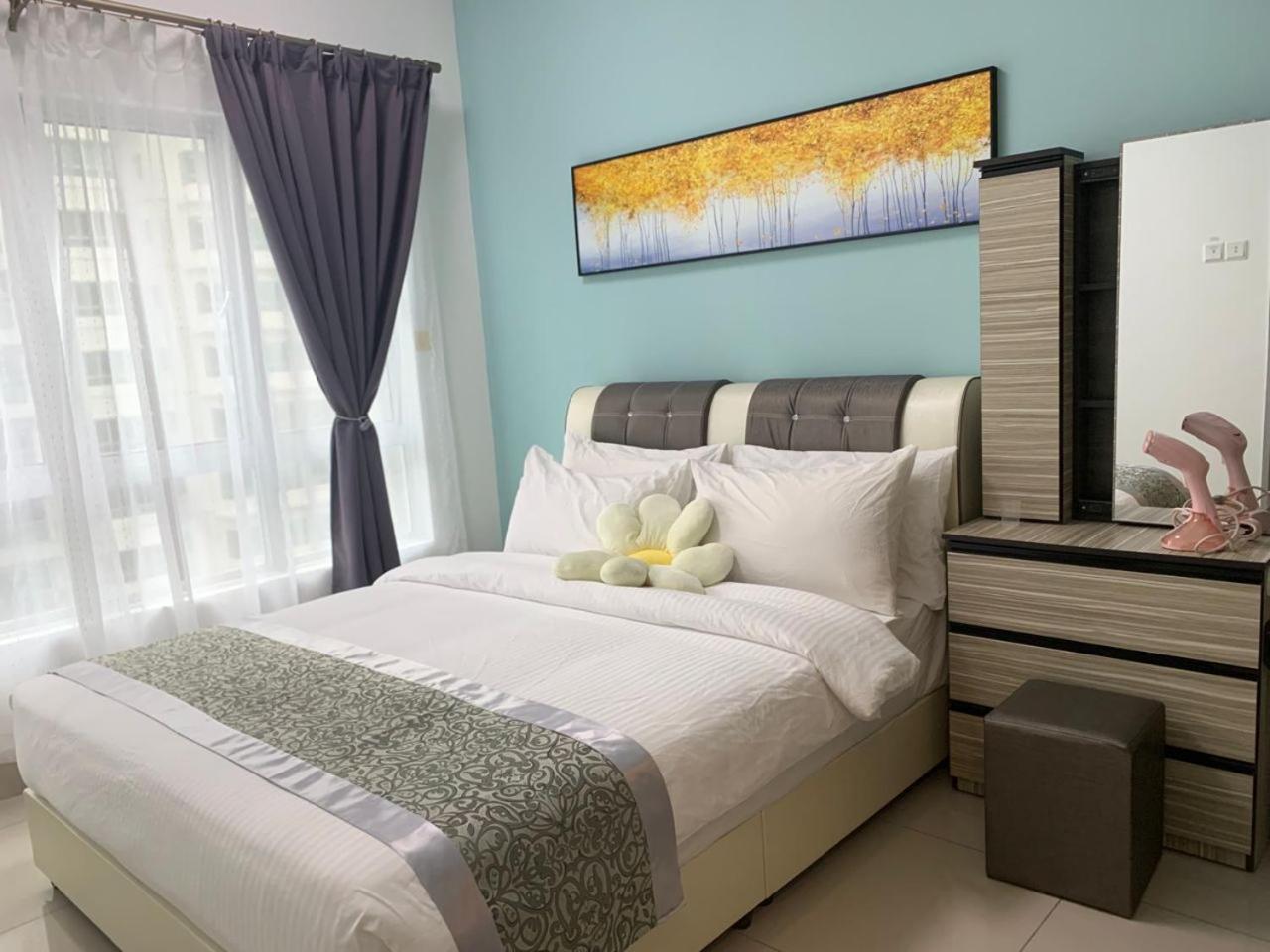 Corner KL Pool View RC Residence with High Internet Speed 500Mbps