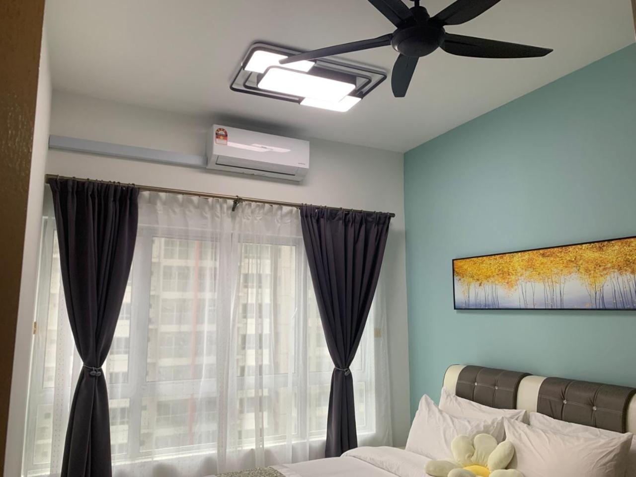 Corner KL Pool View RC Residence with High Internet Speed 500Mbps