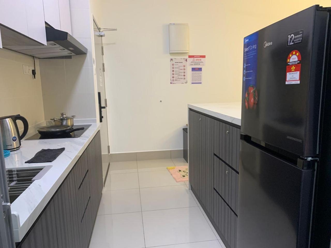 Corner KL Pool View RC Residence with High Internet Speed 500Mbps