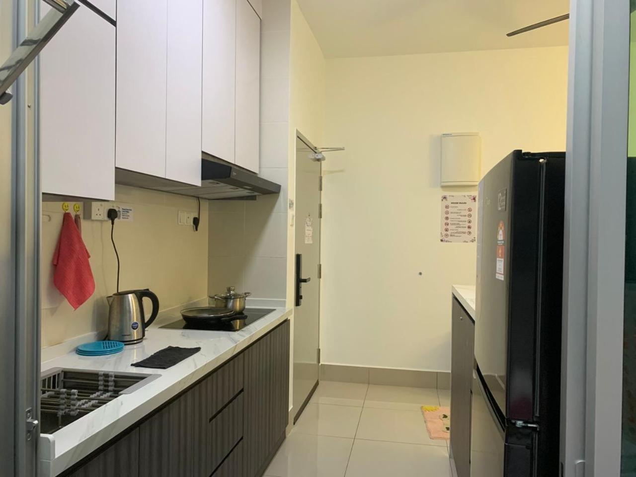 Corner KL Pool View RC Residence with High Internet Speed 500Mbps