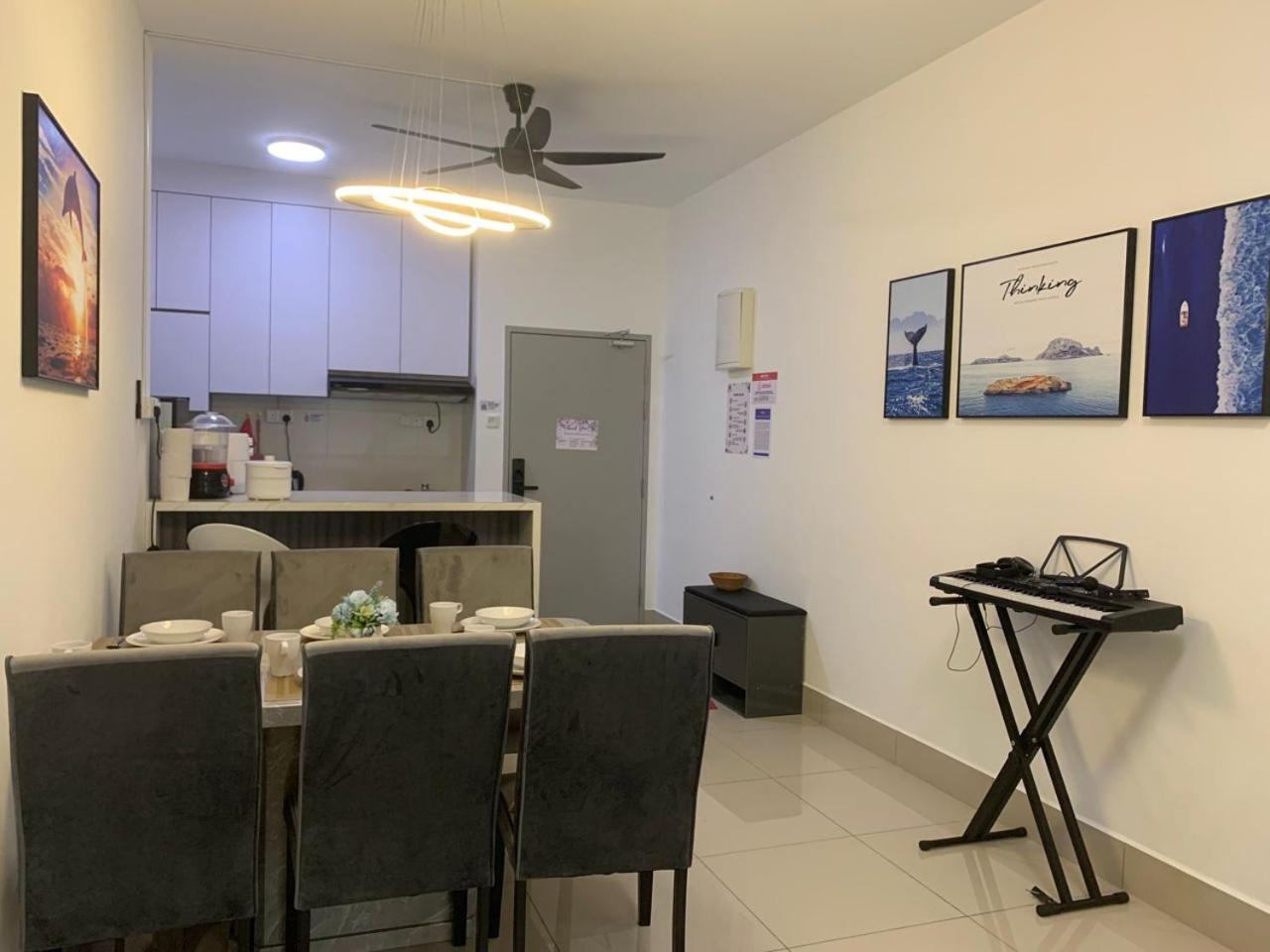 Corner KL Pool View RC Residence with High Internet Speed 500Mbps