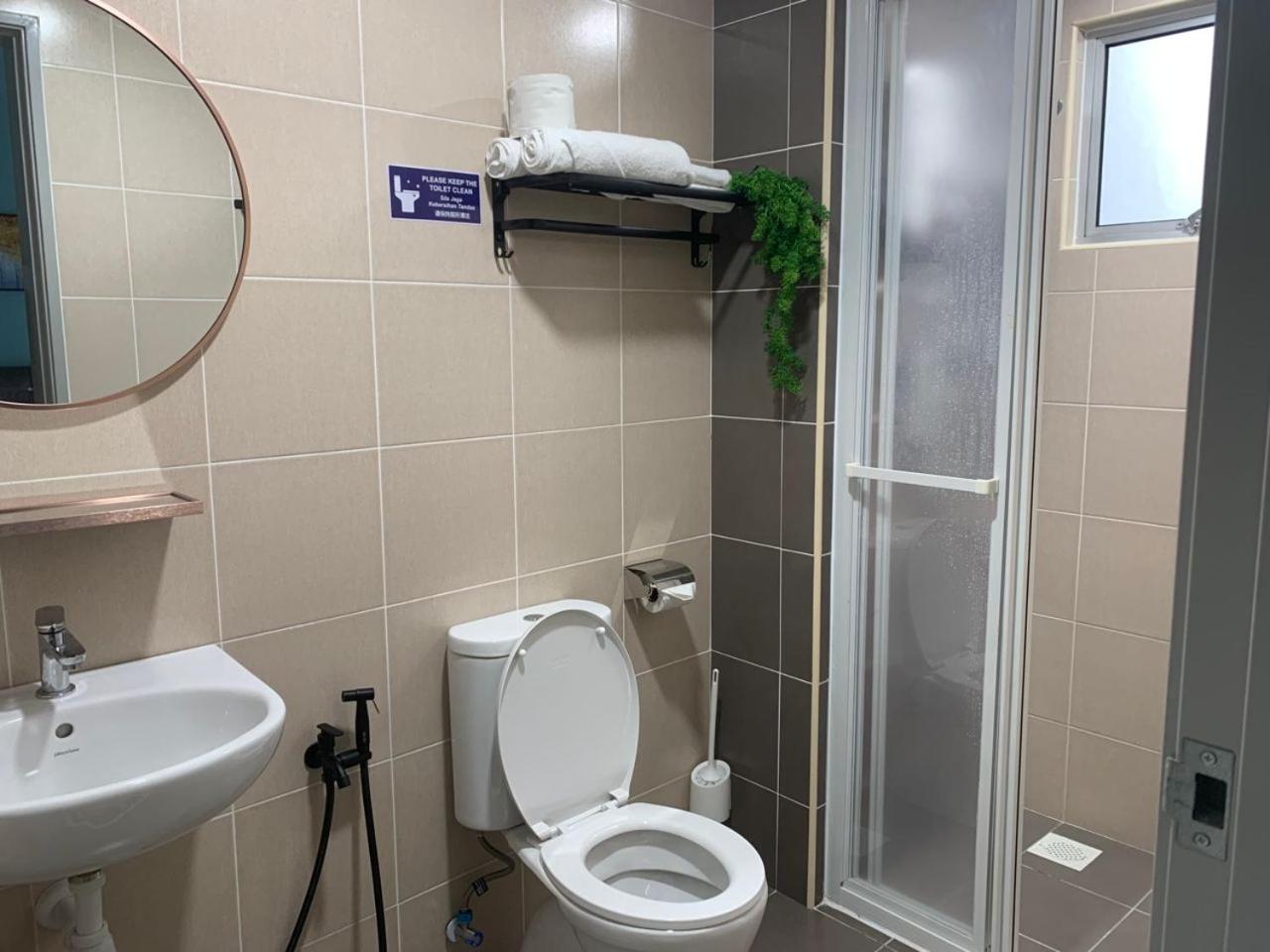 Corner KL Pool View RC Residence with High Internet Speed 500Mbps